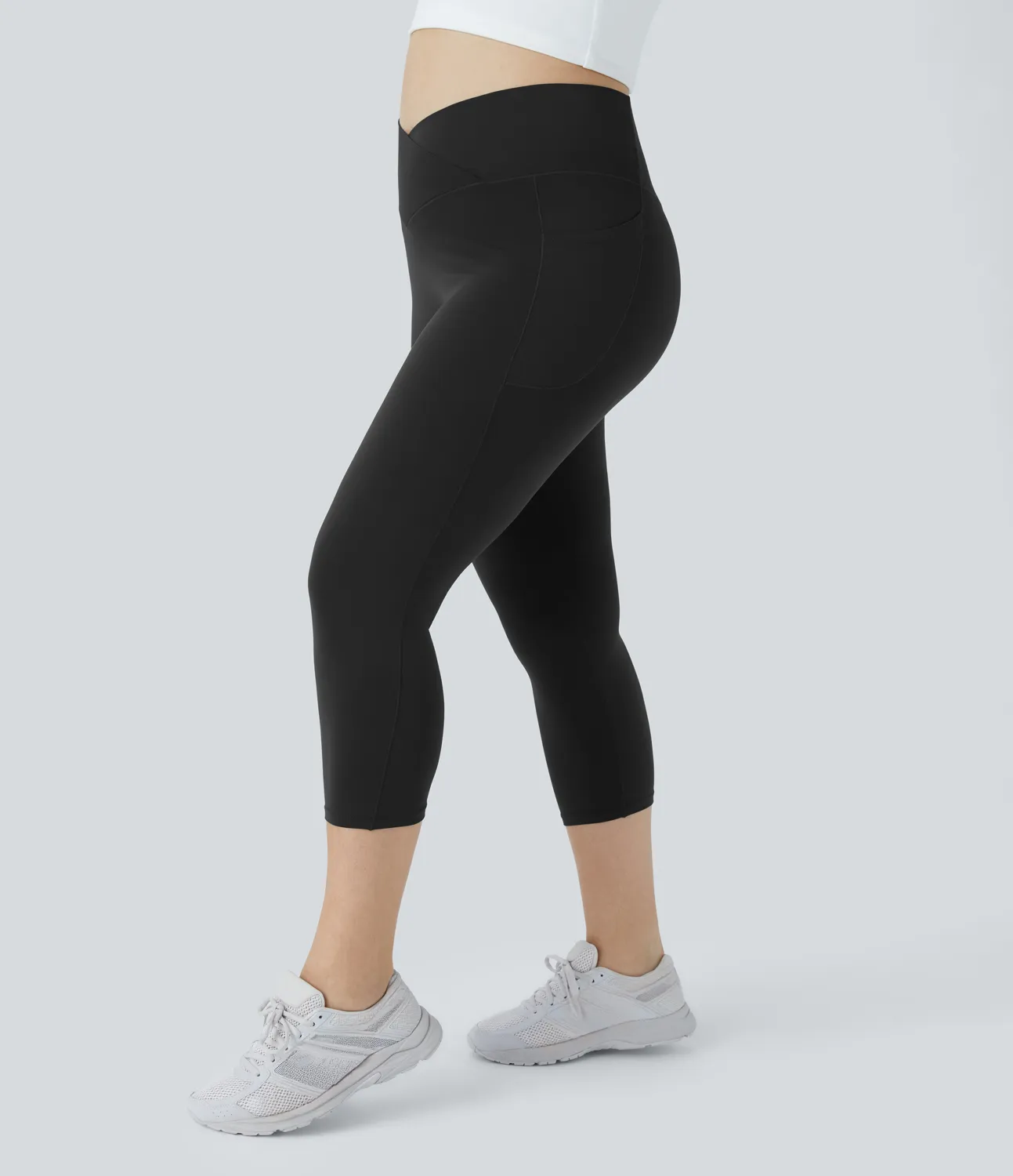 Halara Leggings Capri Softlyzero™ Yoga talla grande bolsillo cruzado tiro alto UPF50+ - Black - 3X sold by Halara product image thumbnail 4