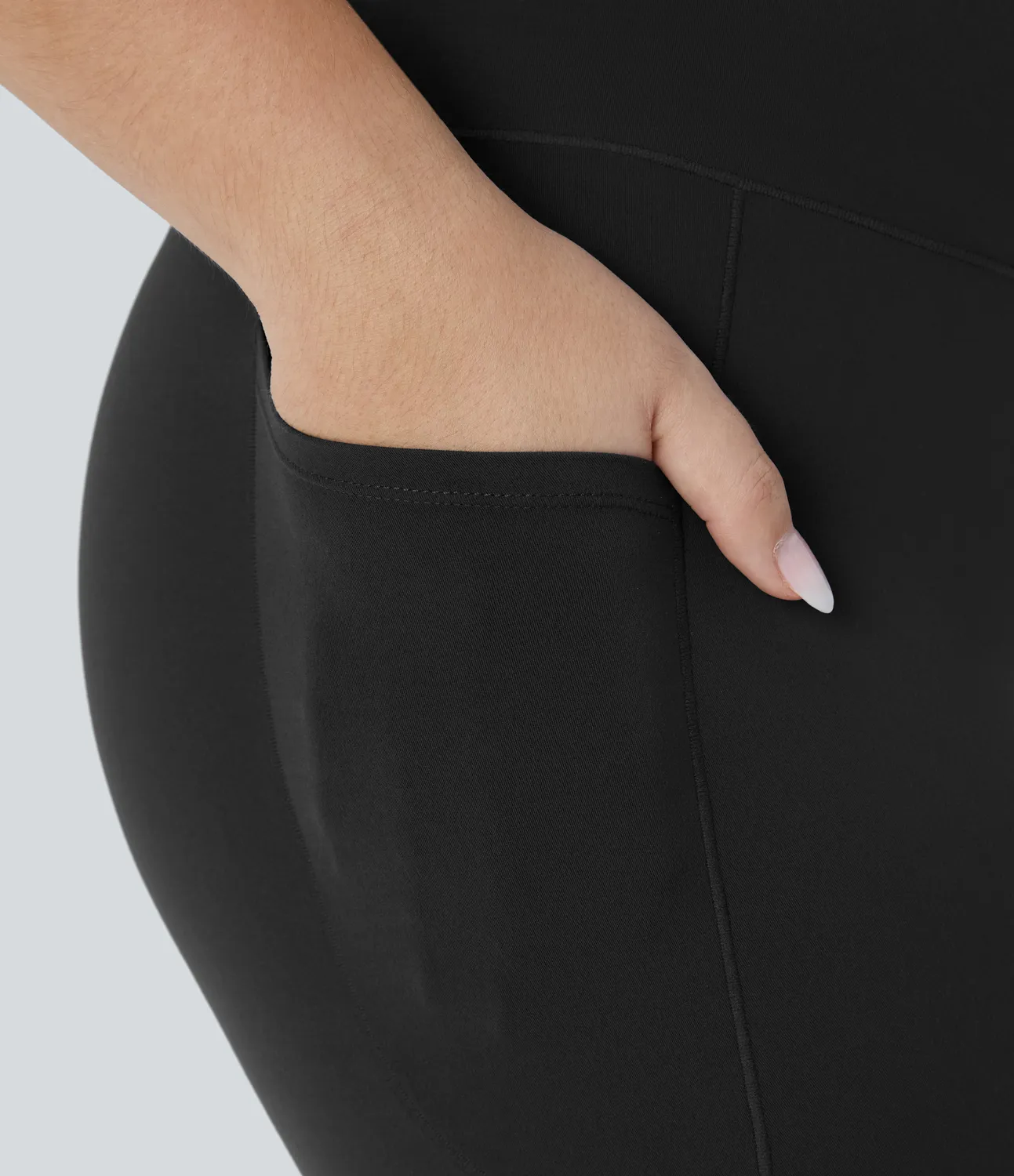 Halara Leggings Capri Softlyzero™ Yoga talla grande bolsillo cruzado tiro alto UPF50+ - Black - 3X sold by Halara product image thumbnail 5