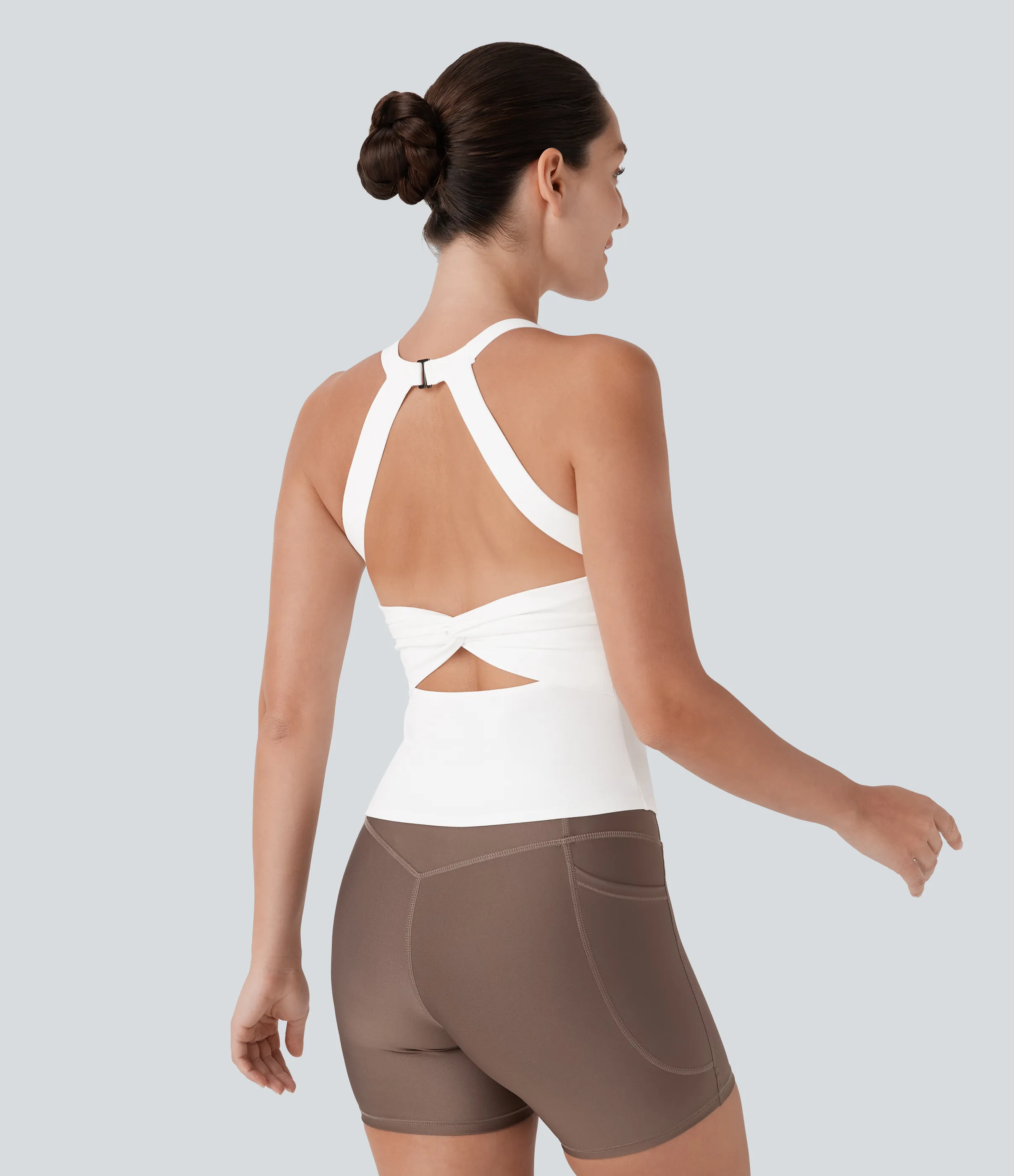 Halara Top de yoga SoftlyZero™ Plush afelpado con abertura en copas D-F - White - XL sold by Halara product image thumbnail 2