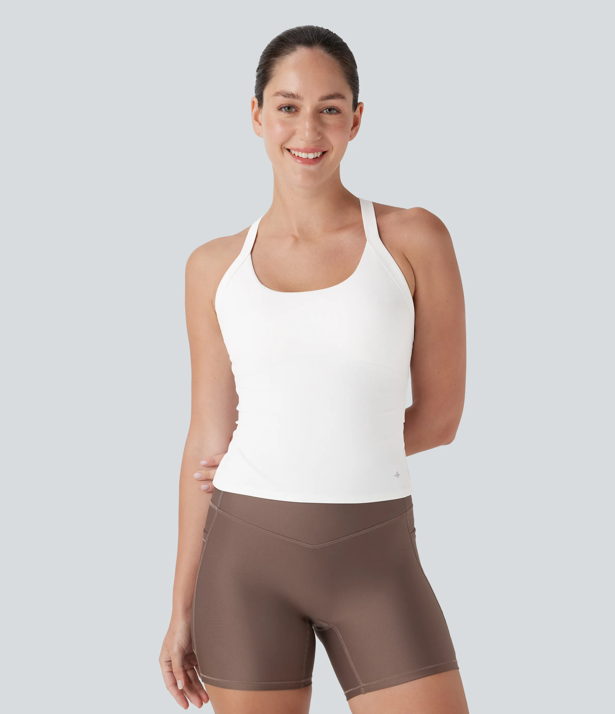 Halara Top de yoga SoftlyZero™ Plush afelpado con abertura en copas D-F - White - XL sold by Halara product image thumbnail 3