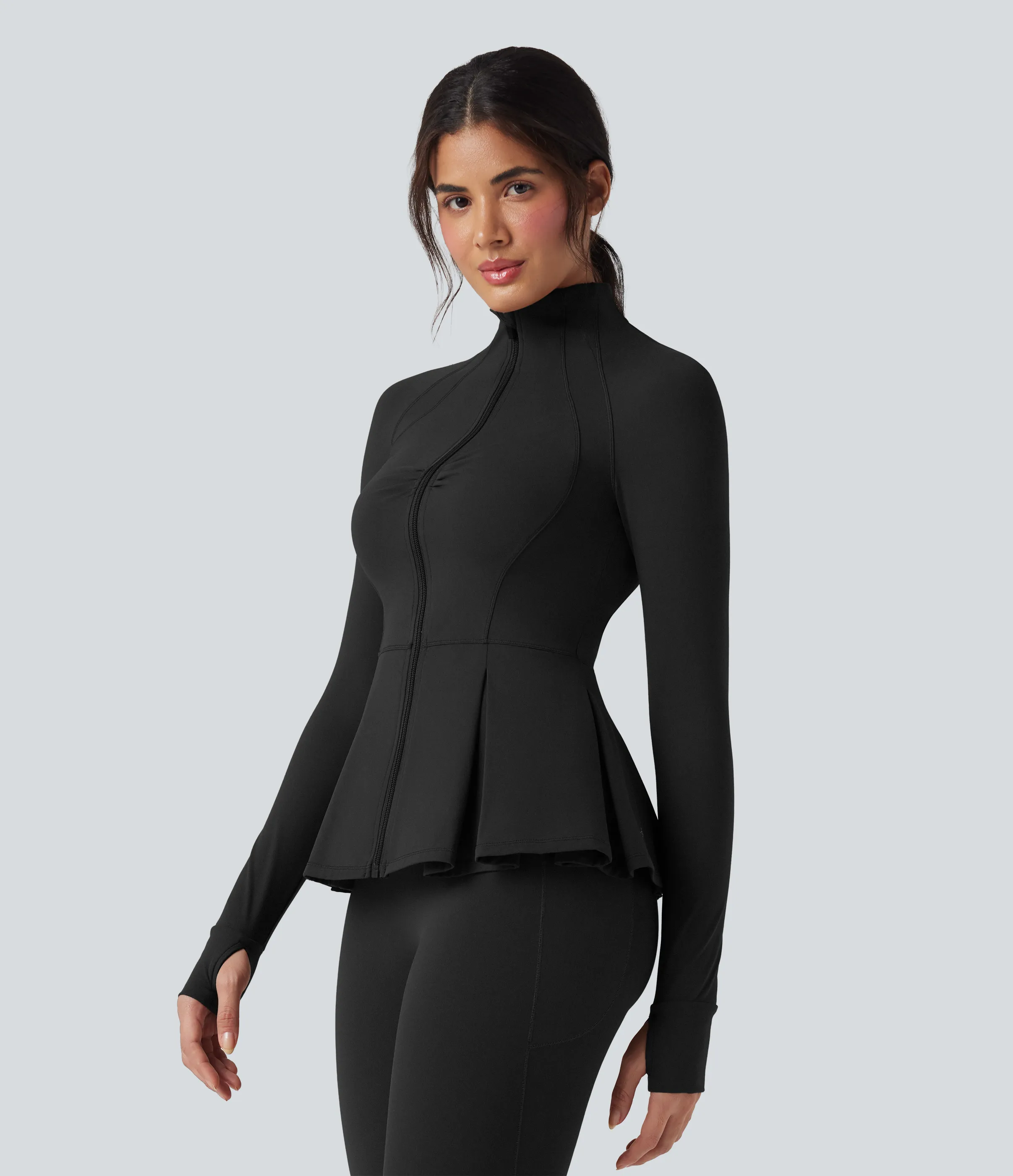 Halara Chaqueta de yoga ajustada SoftlyZero™ de felpa con cuello alto, aberturas para los pulgares y dobladillo plisado fruncido - Black - XS sold by Halara product image thumbnail 4