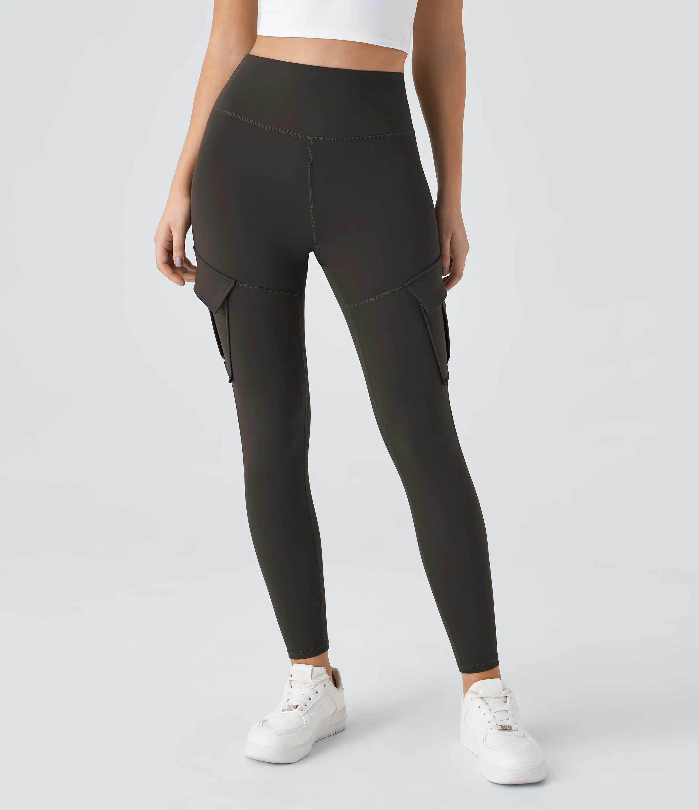 Halara Leggings yoga ajustado bolsillo cargo tiro alto - Hazelnut Black - XL(7/8) sold by Halara product image thumbnail 3
