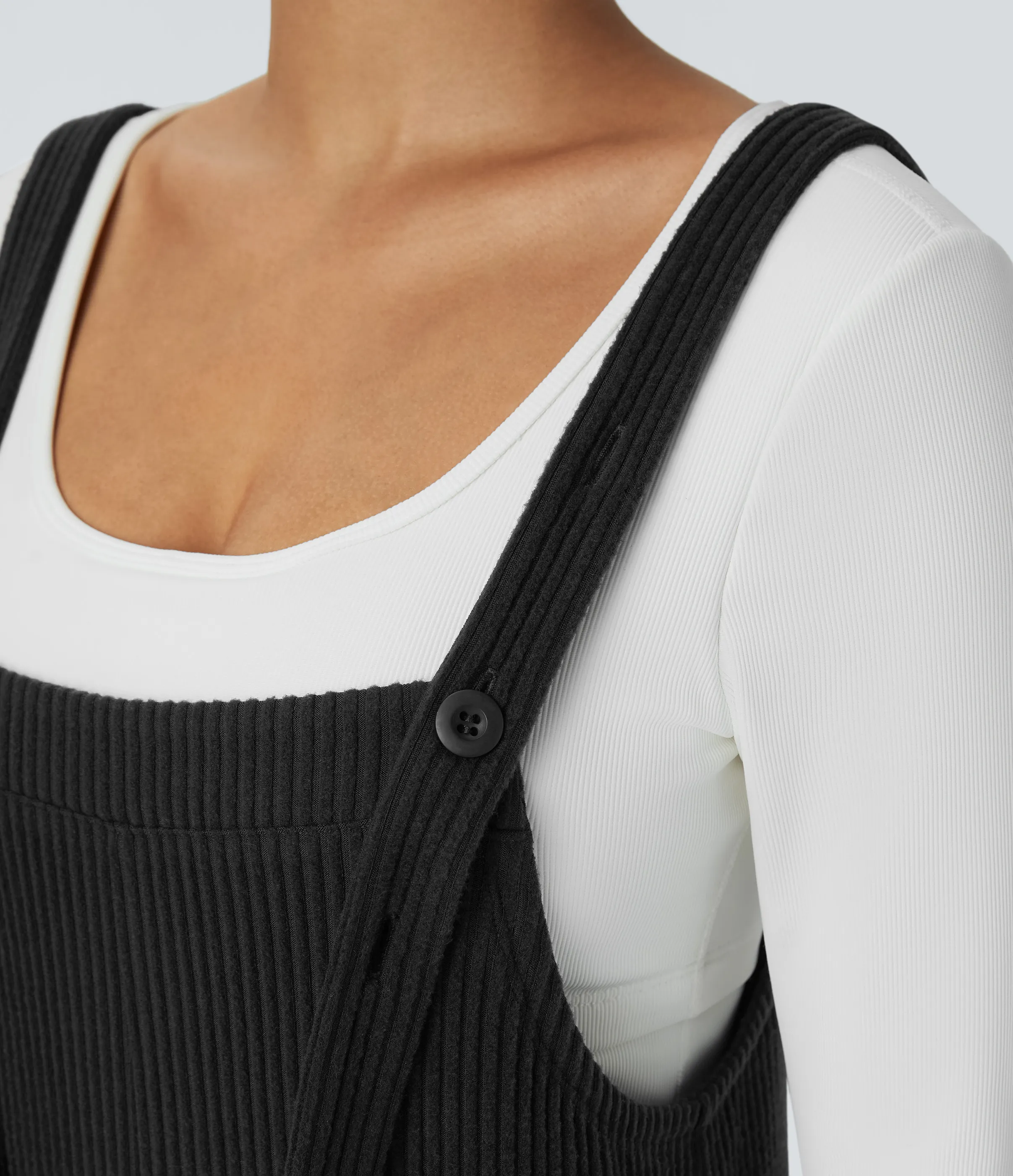 Halara Mono bolsillo lateral botón tira ajustable acanalado - Black - XS(regular) sold by Halara product image thumbnail 5