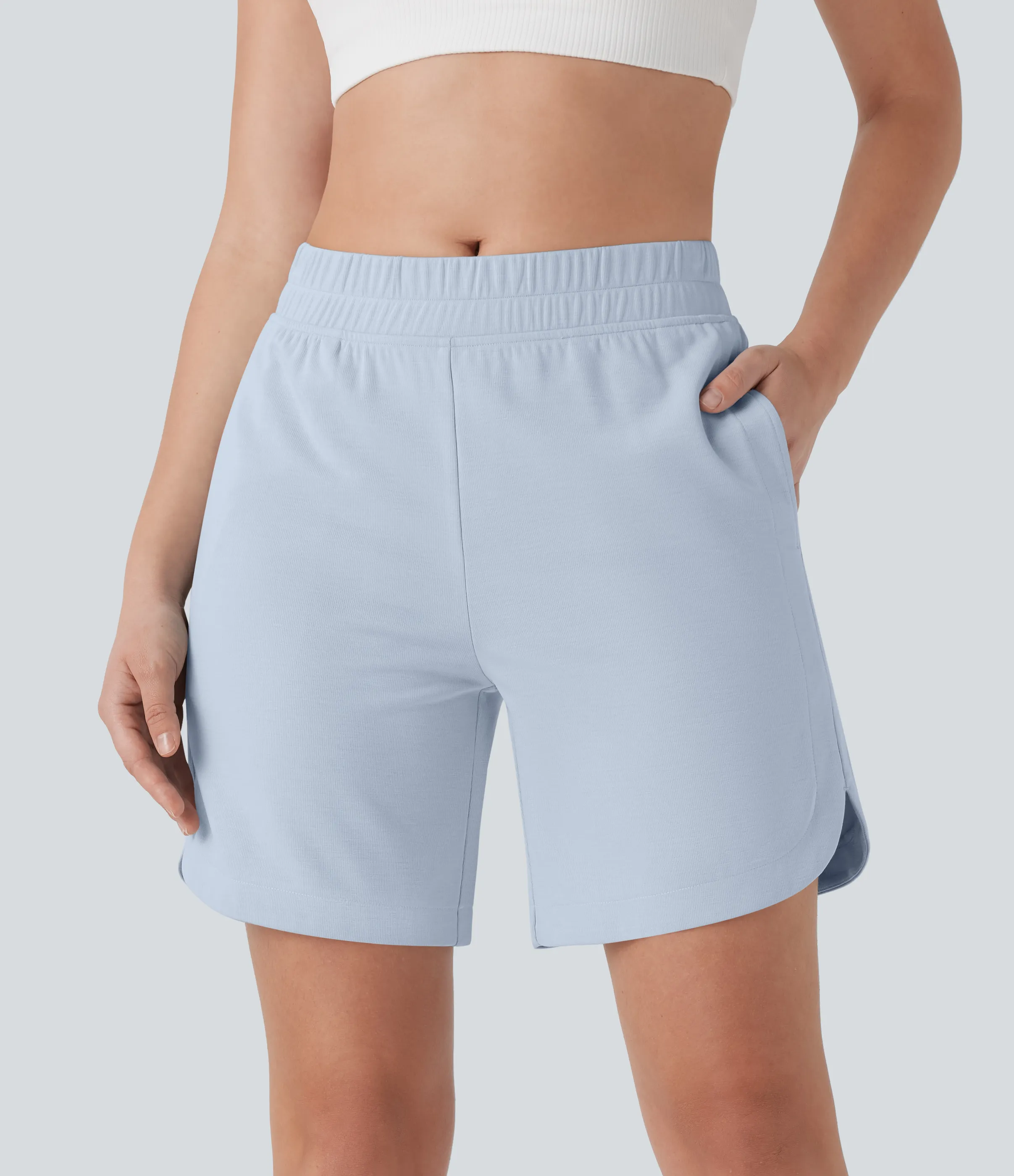 Halara Bermudas de yoga con cintura media, bolsillos laterales y dobladillo curvo - Plein Air - XS sold by Halara product image thumbnail 2