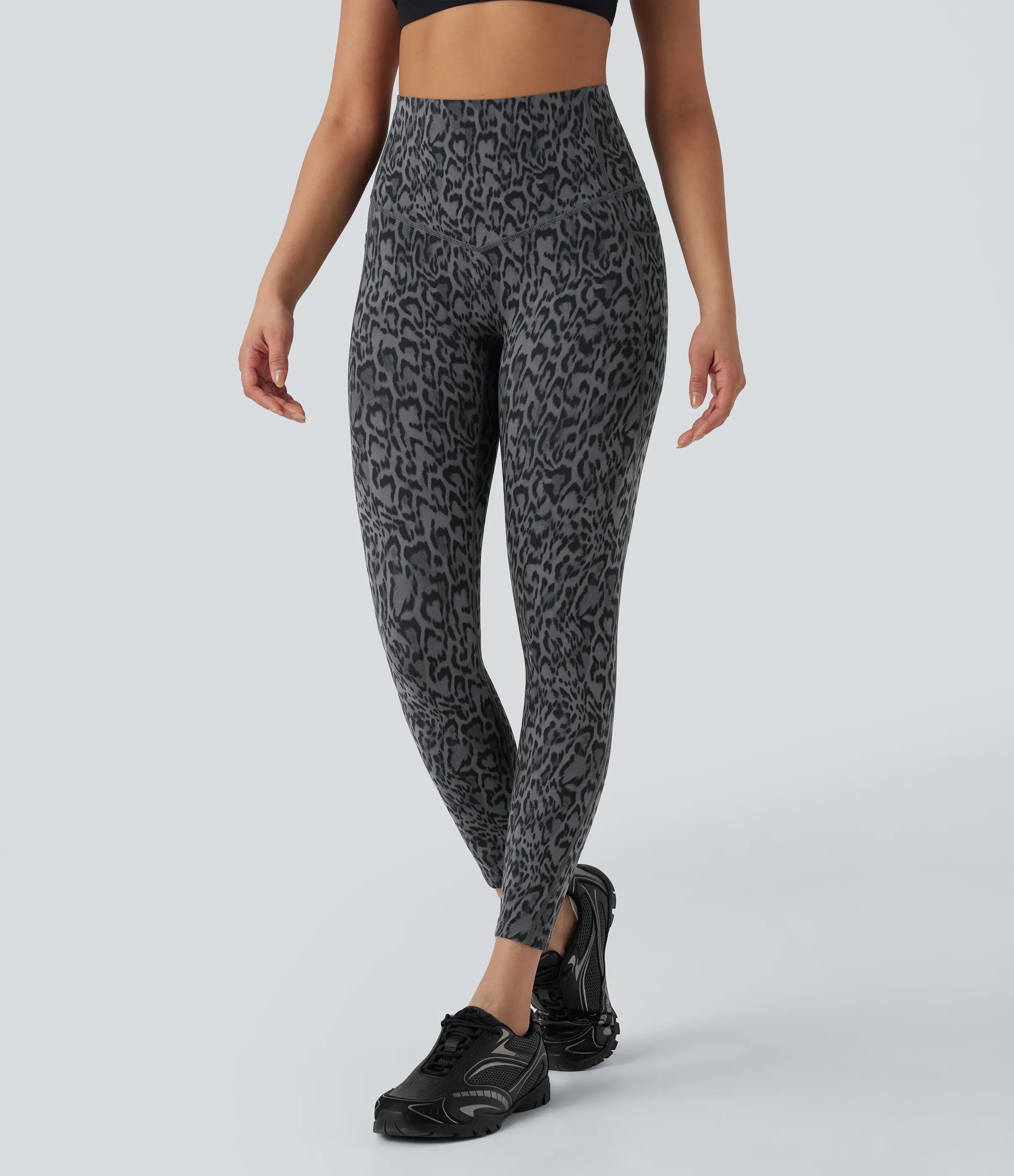 Halara Leggings de yoga Halara UltraSculpt™ con estampado de leopardo, cintura alta, control de abdomen y bolsillos - Shadow Leopard - M(full_length) sold by Halara product image thumbnail 4