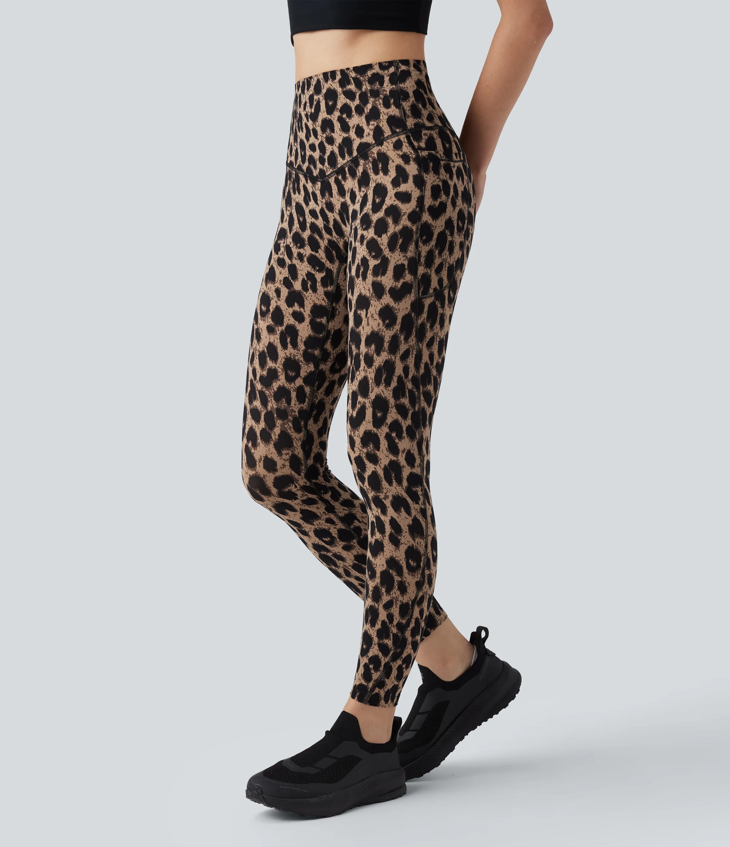 Halara Leggings de yoga Halara UltraSculpt™ con estampado de leopardo, cintura alta, control de abdomen y bolsillos - Toffee Leopard - XS(7/8) sold by Halara product image thumbnail 4