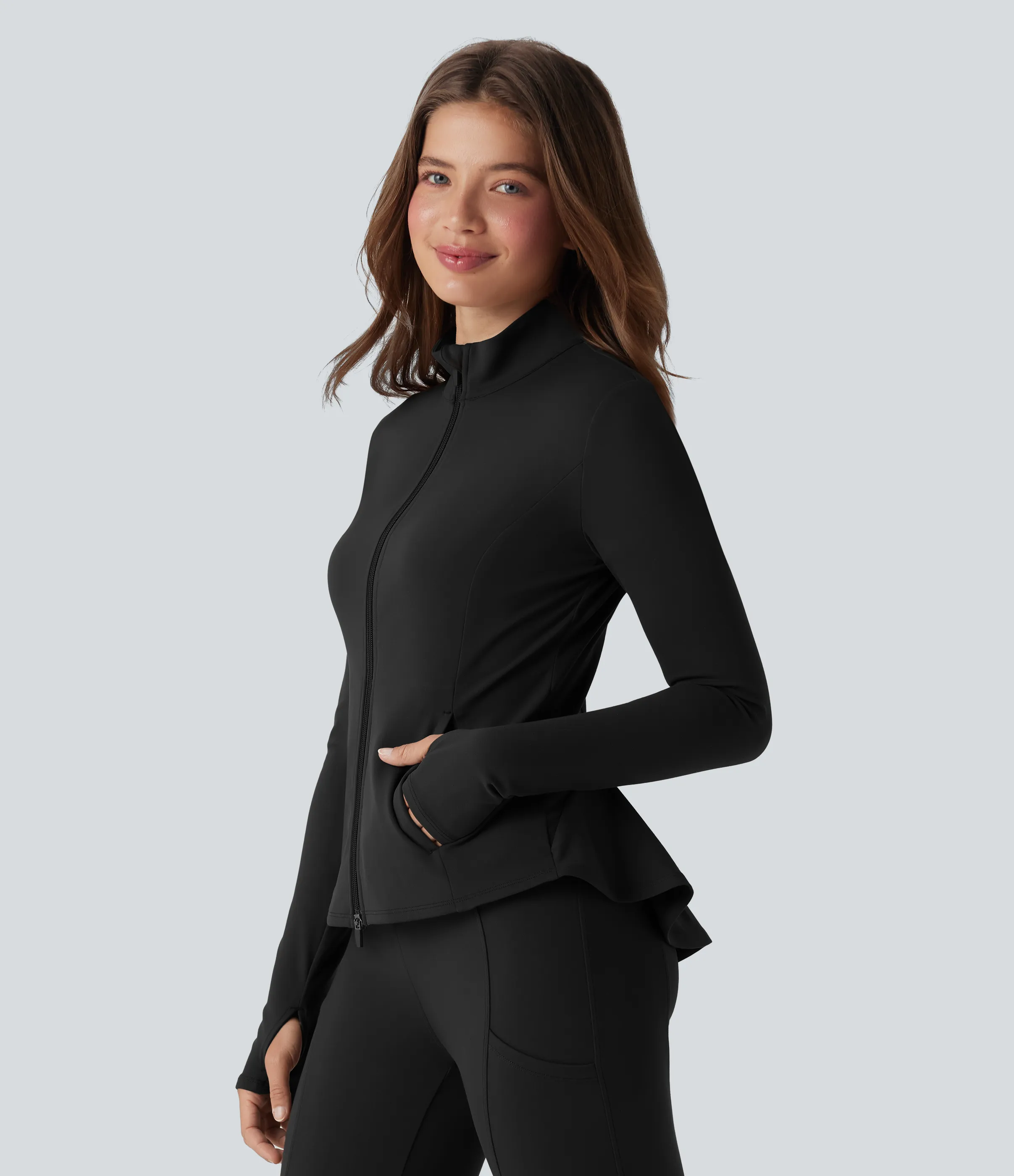 Halara Chaqueta ajustada con cuello alto, cremallera, abertura para el pulgar, dobladillo con volantes y bolsillos - Black - XS sold by Halara product image thumbnail 3