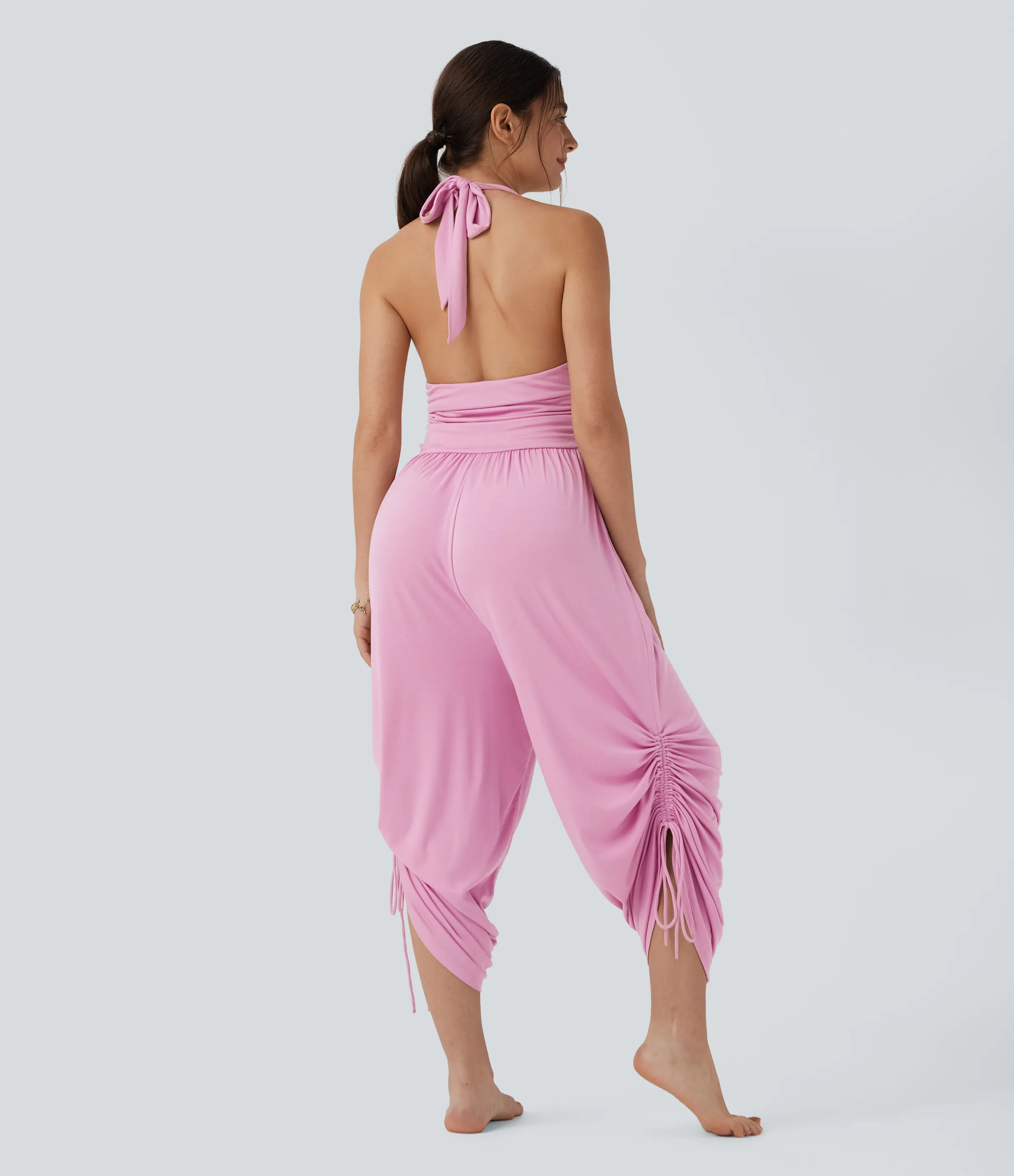 Halara Jumpsuit de resort con cuello halter acanalado, lazo en la espalda, cordón ajustable y bolsillos - Sweet Lilac - XS(regular) sold by Halara