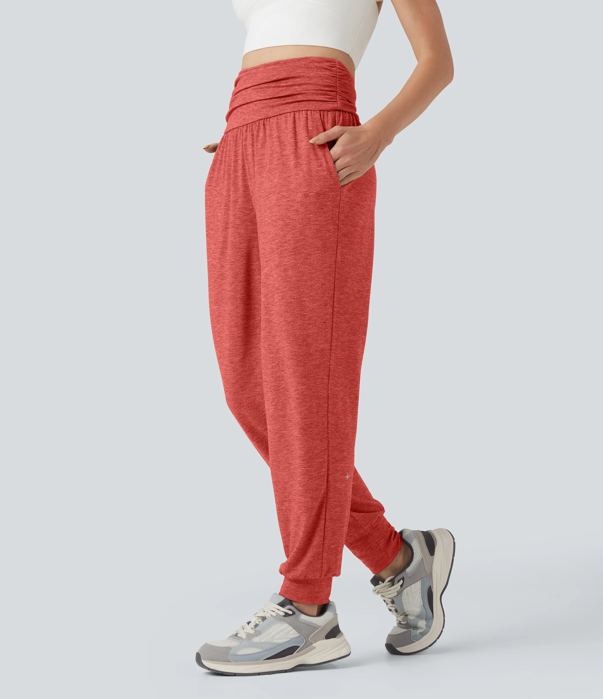 Halara Pantalones de yoga de tiro alto fruncido y jaspeados con bolsillos - Poinsettia Floral Yarn - S(regular) sold by Halara product image thumbnail 2