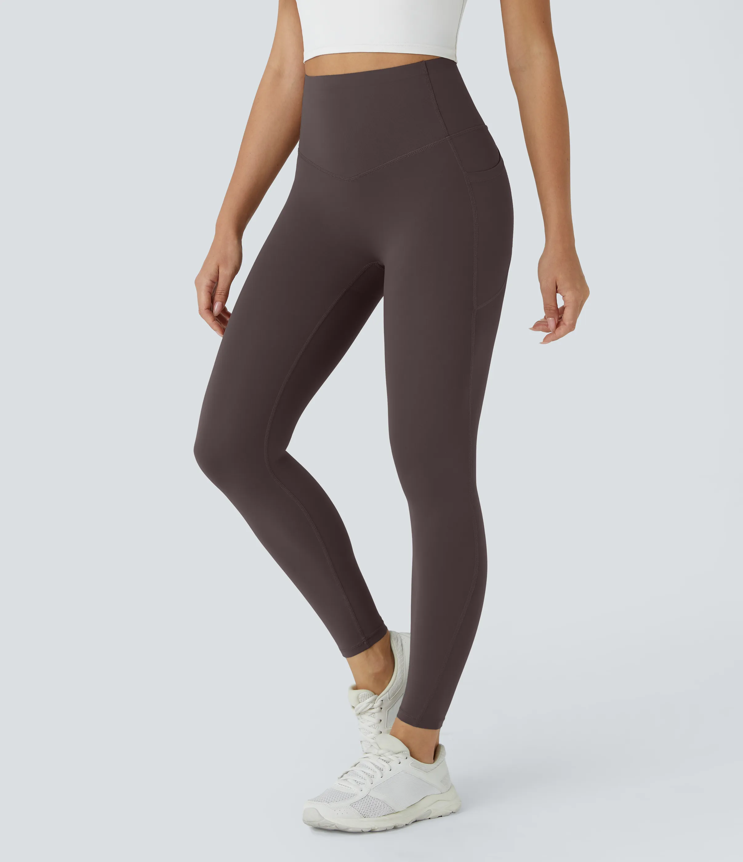 Halara Leggings SoCinched UltraSculpt tiro alto realce glúteos control abdomen bolsillo lateral moldeador - Hazelnut Black - S(7/8) sold by Halara product image thumbnail 4