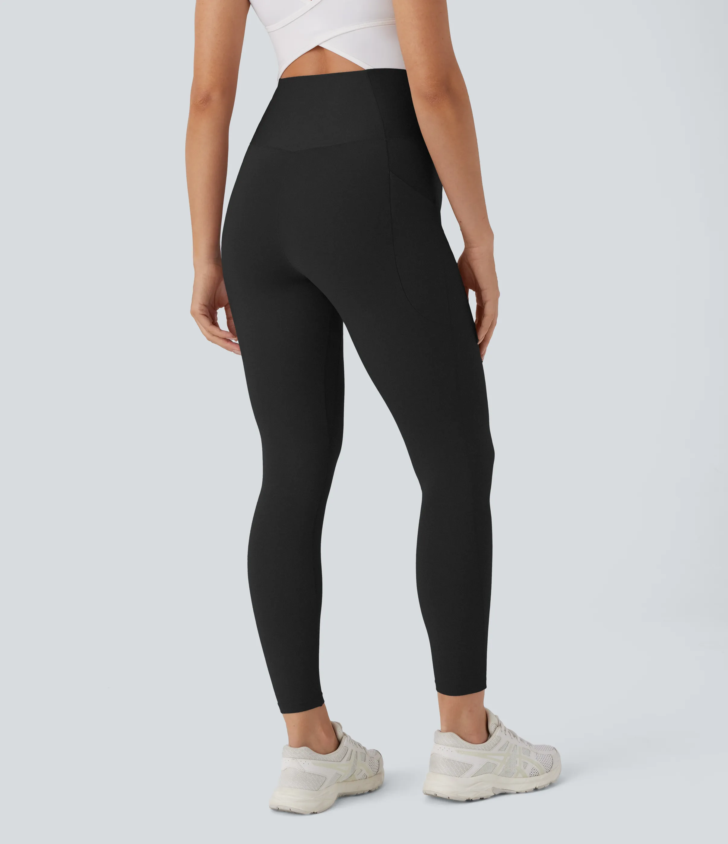 Halara Leggings premamá yoga Softlyzero™ tiro súper alto bolsillo lateral cruzado 7/8 - UPF50+ - Black - S(7/8) sold by Halara product image thumbnail 3