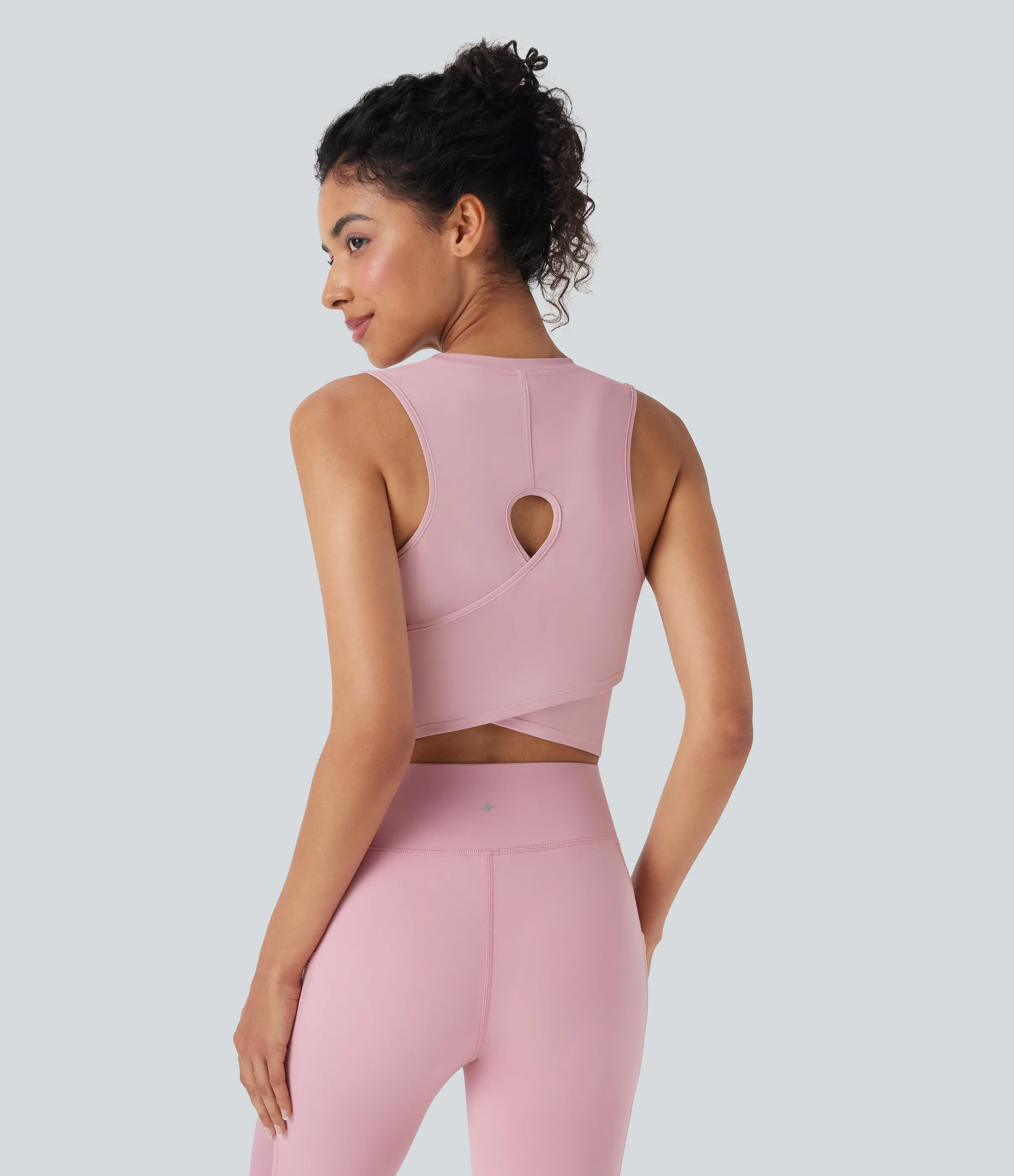 Halara Top yoga corto liso dobladillo cruzado abertura - Pale Lilac - XL sold by Halara product image thumbnail 3