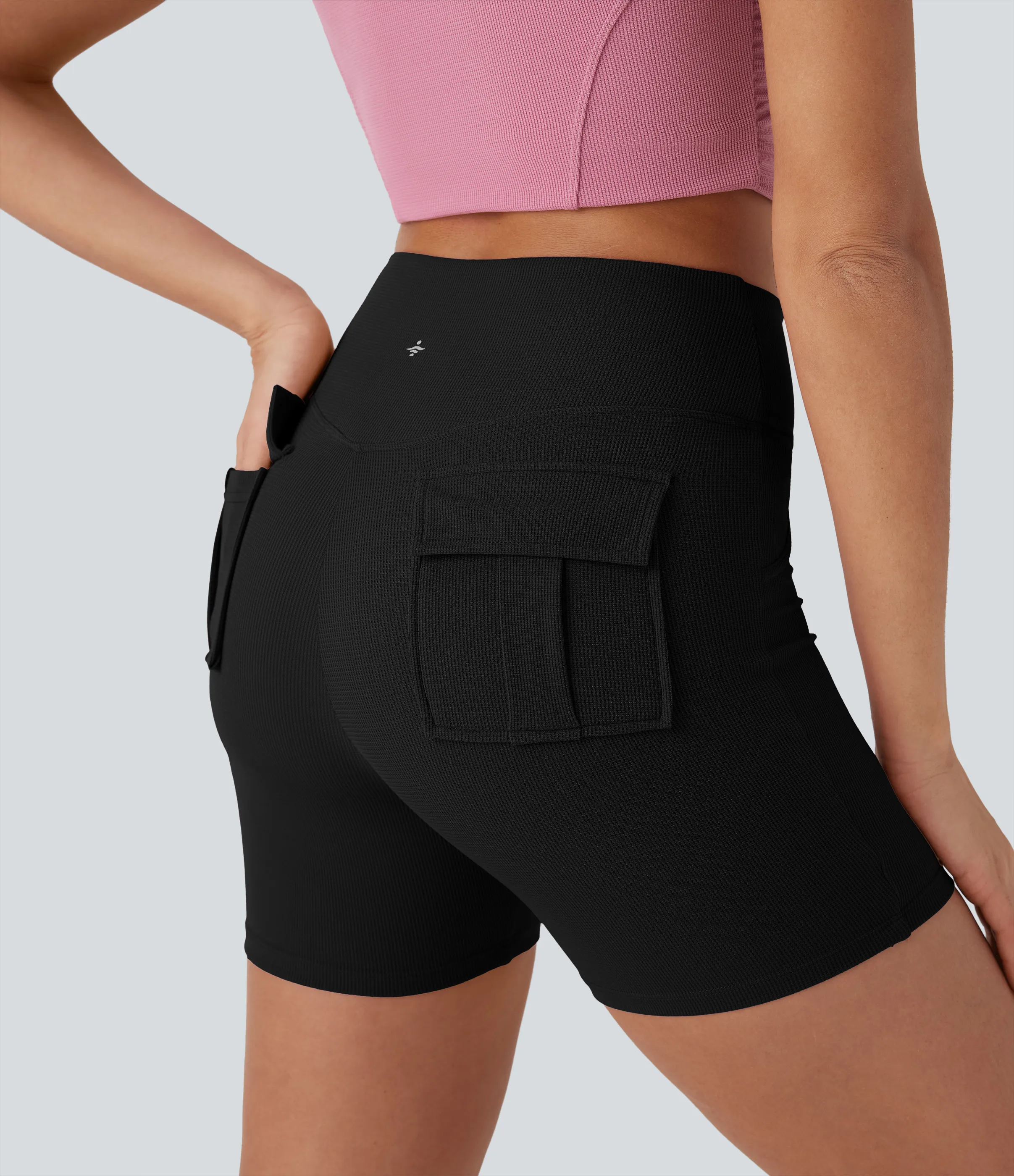 Halara Shorts de yoga tipo biker de tiro alto con cintura cruzada en tela gofre con bolsillos traseros en longitud 5cm - Black - L sold by Halara product image thumbnail 5