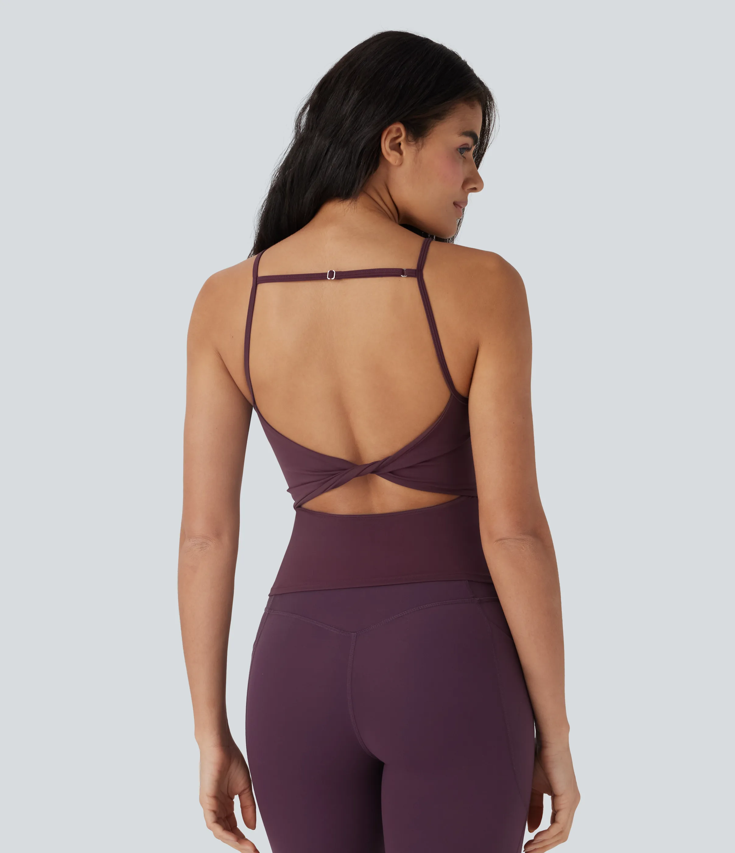 Halara Top de yoga Softlyzero™ Airy con espalda abierta retorcida y de tacto fresco - Fig - XL sold by Halara