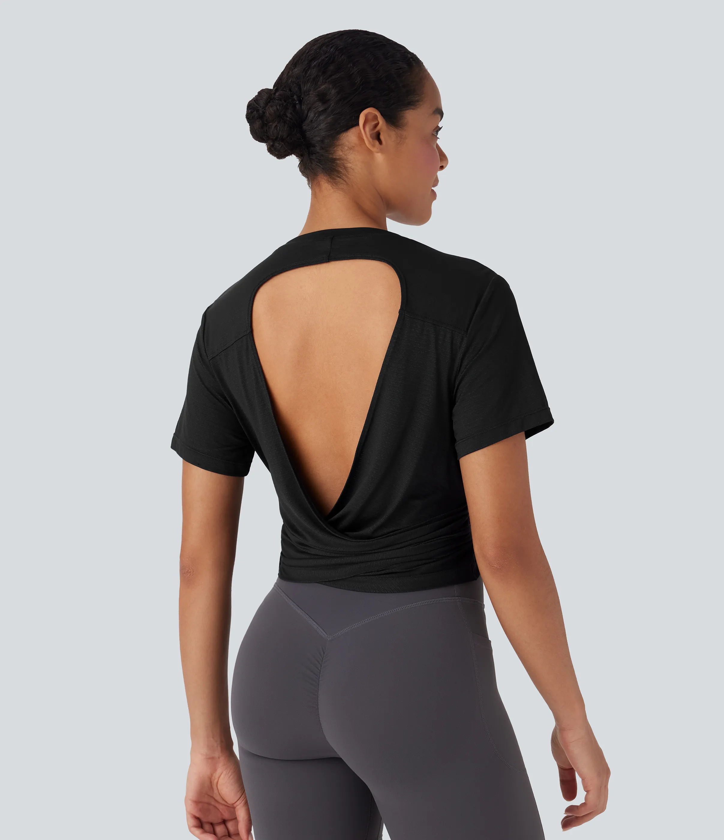 Halara Top deportivo de yoga de manga corta con cuello redondo, espalda abierta y lazo lateral - Black - L sold by Halara product image thumbnail 2