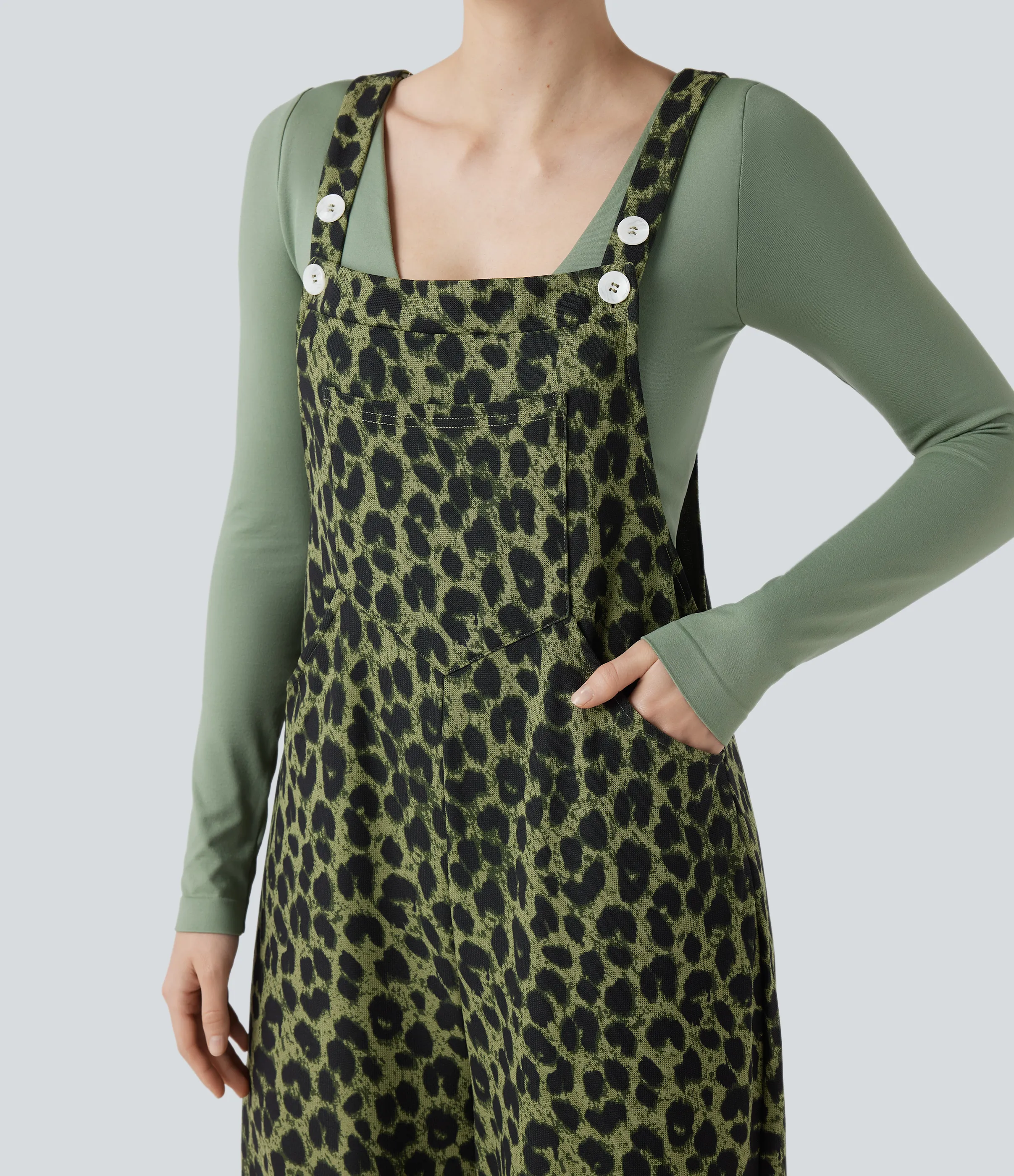 Halara Jumpsuit casual con estampado de leopardo y bolsillos - Olive Noir - XS(regular) sold by Halara product image thumbnail 5