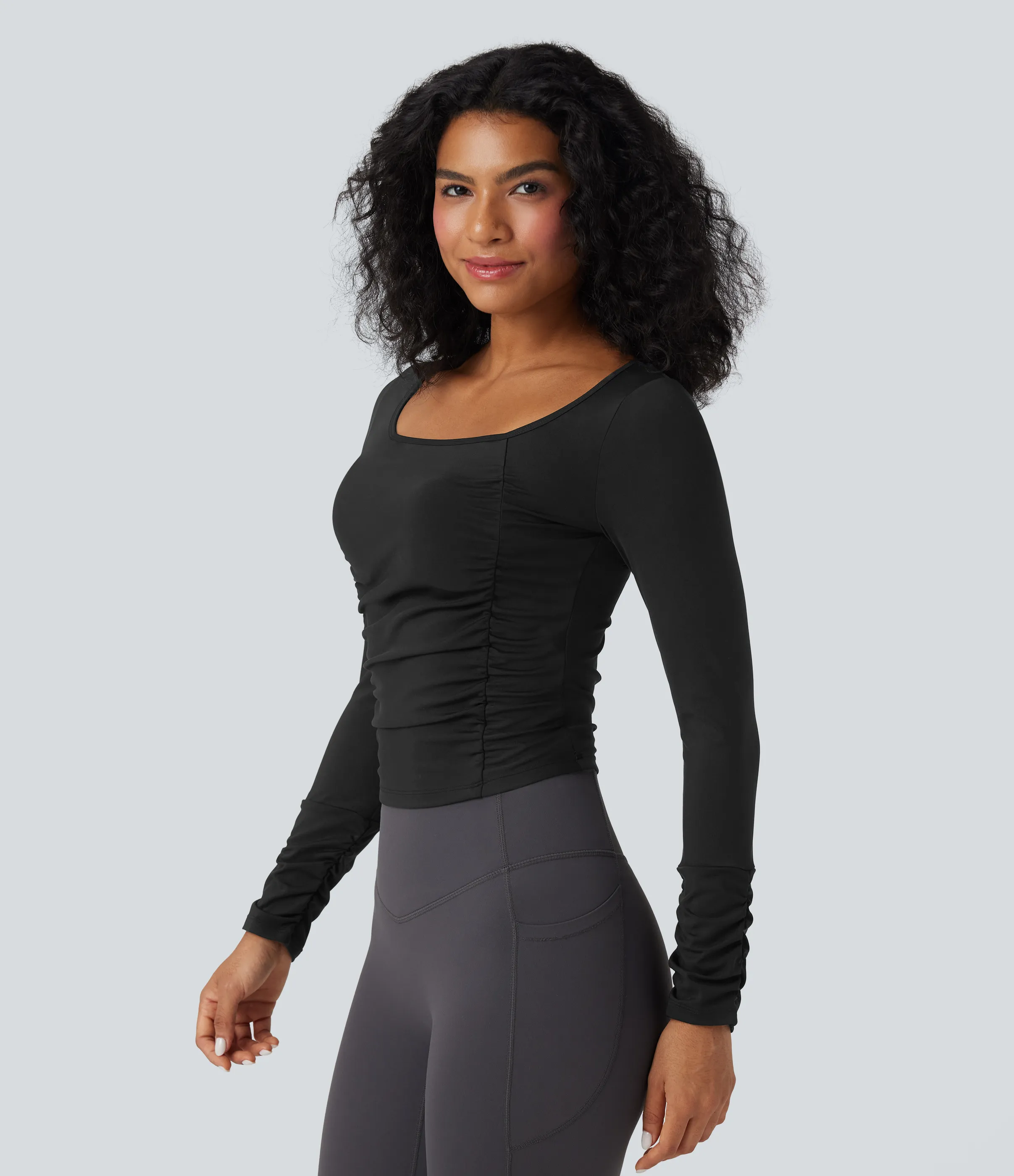 Halara Top deportivo de entrenamiento SoftlyZero™ con cuello cuadrado de manga larga con fruncido y tacto fresco - Black - M sold by Halara product image thumbnail 4