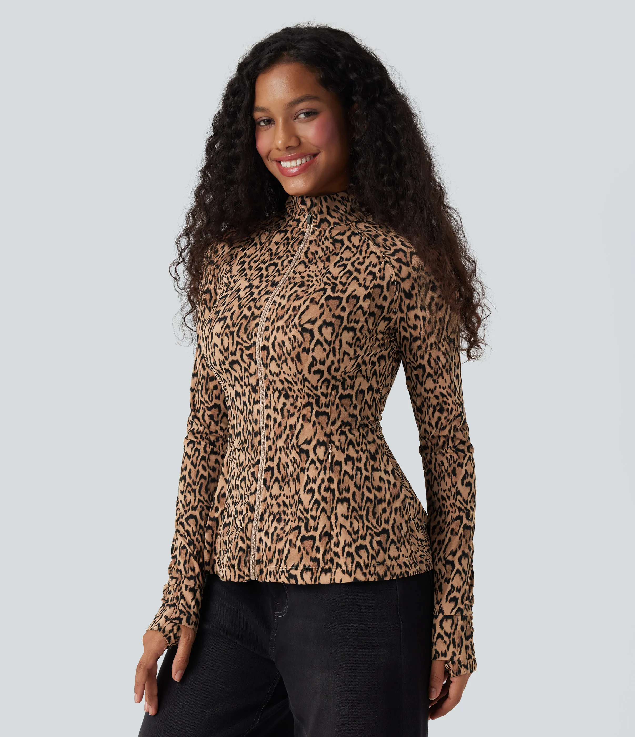 Halara Chamarra casual de manga larga UltraSculpt™ con cuello alto y bolsillos con estampado de leopardo - Tan Leopard - XL sold by Halara product image thumbnail 2
