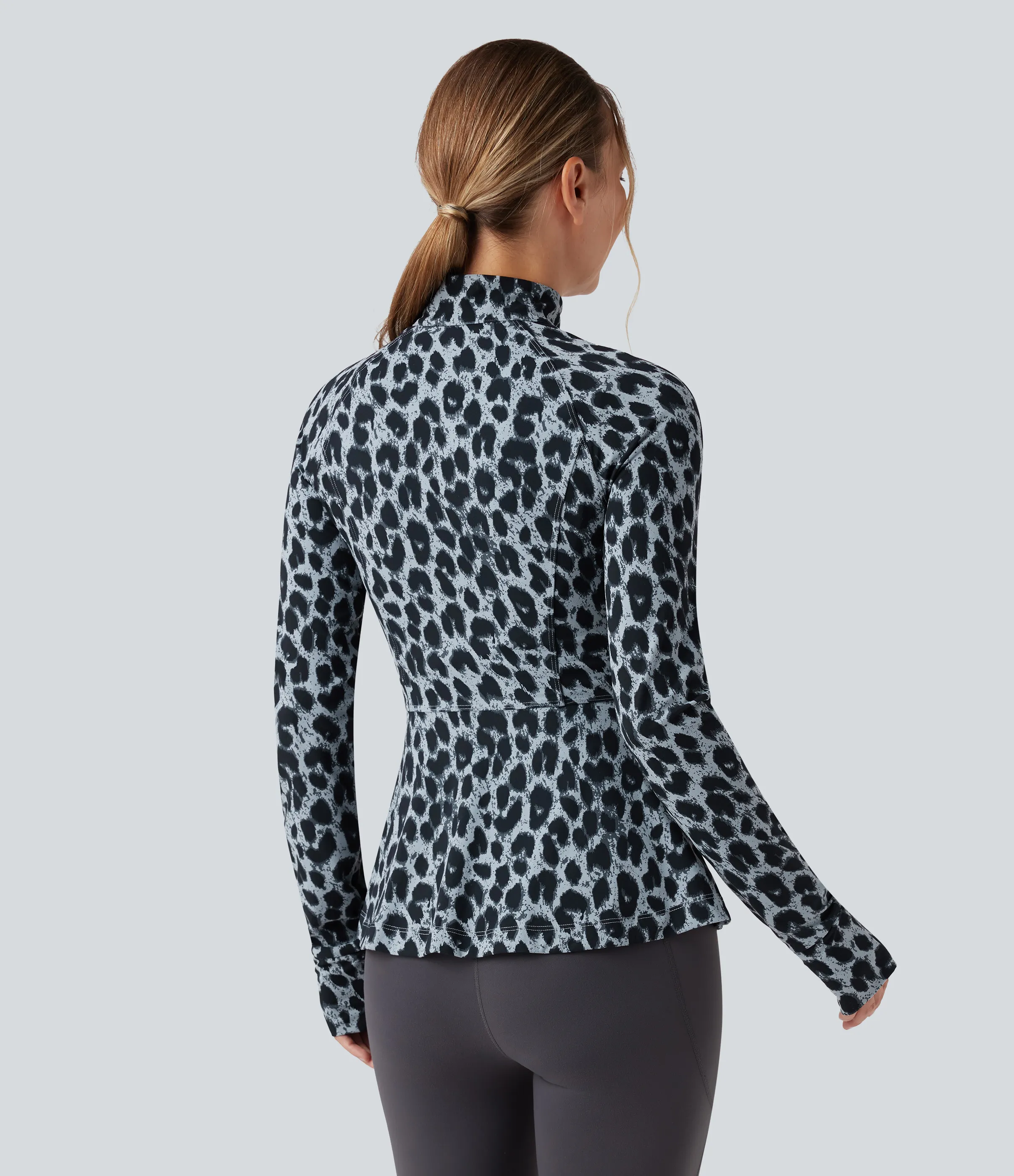 Halara Chamarra casual de manga larga UltraSculpt™ con cuello alto y bolsillos con estampado de leopardo - Moonshadow Leopard - XL sold by Halara product image thumbnail 3