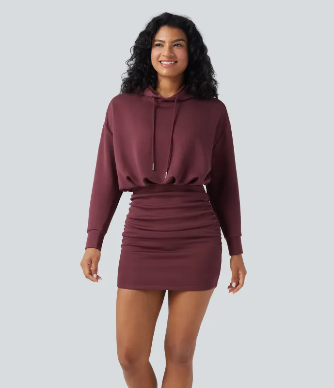 Halara Vestido mini casual de manga larga con capucha y fruncido - Oxblood Red - L made by Halara