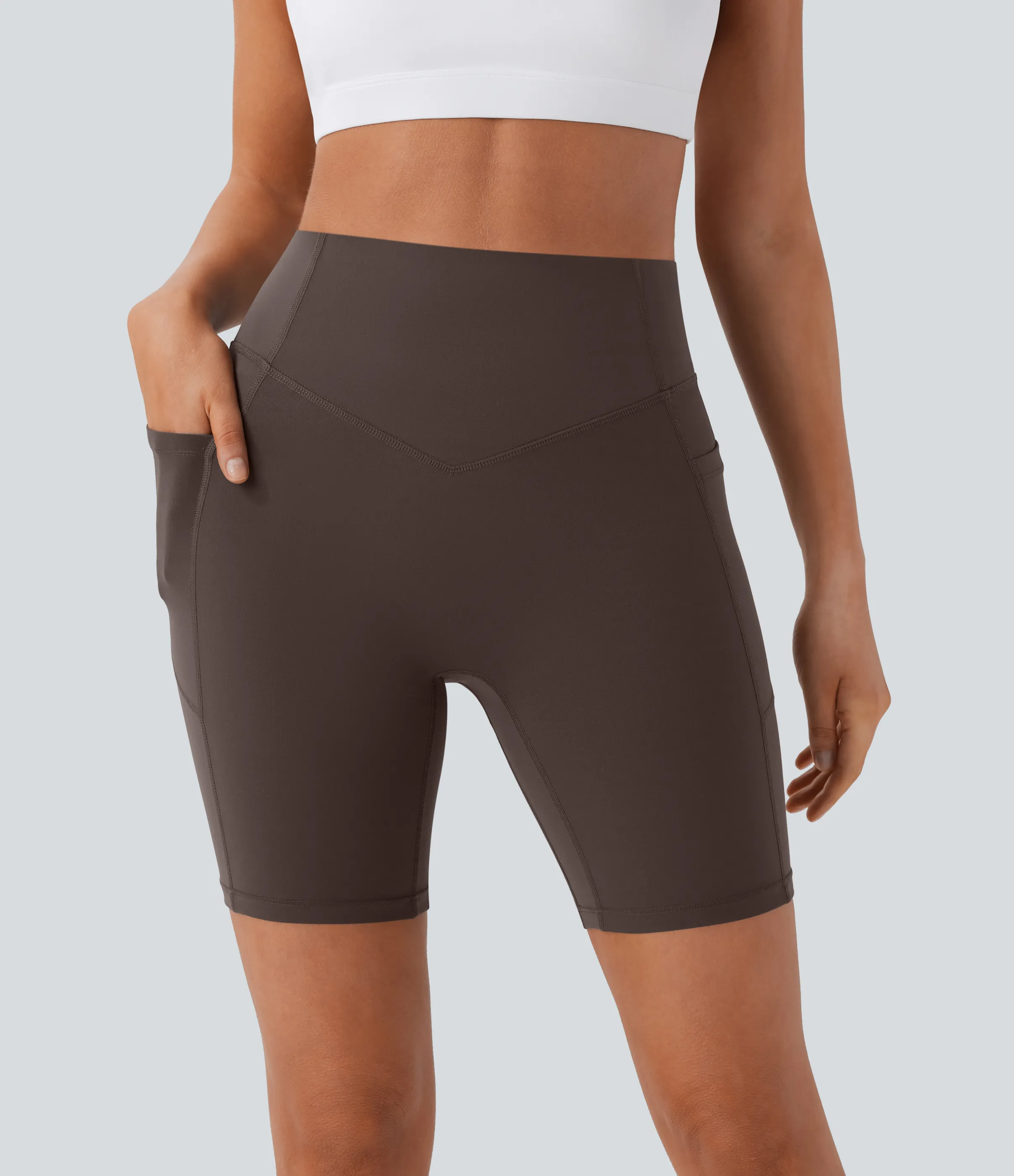 Halara Pantalón corto SoCinched UltraSculpt ciclista tiro alto realce glúteo bolsillo lateral entrenamiento 17.5cm - Hot Fudge - XS sold by Halara product image thumbnail 4