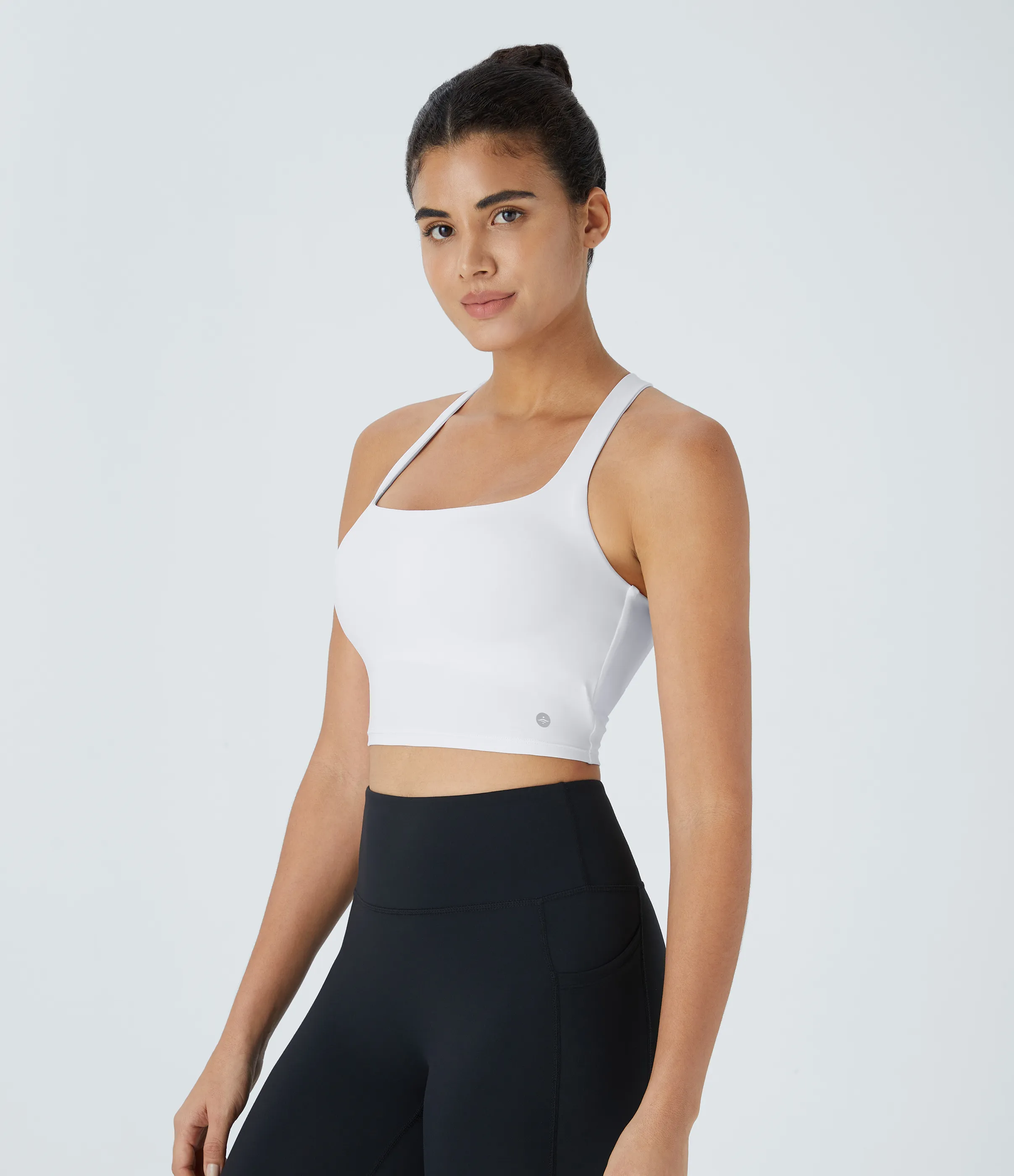 Halara Top corto de yoga SoftlyZero™ Airy con escote cuadrado, sin espalda, tirantes cruzados y tacto fresco-UPF50+ en copas D-F - White - XL sold by Halara product image thumbnail 4