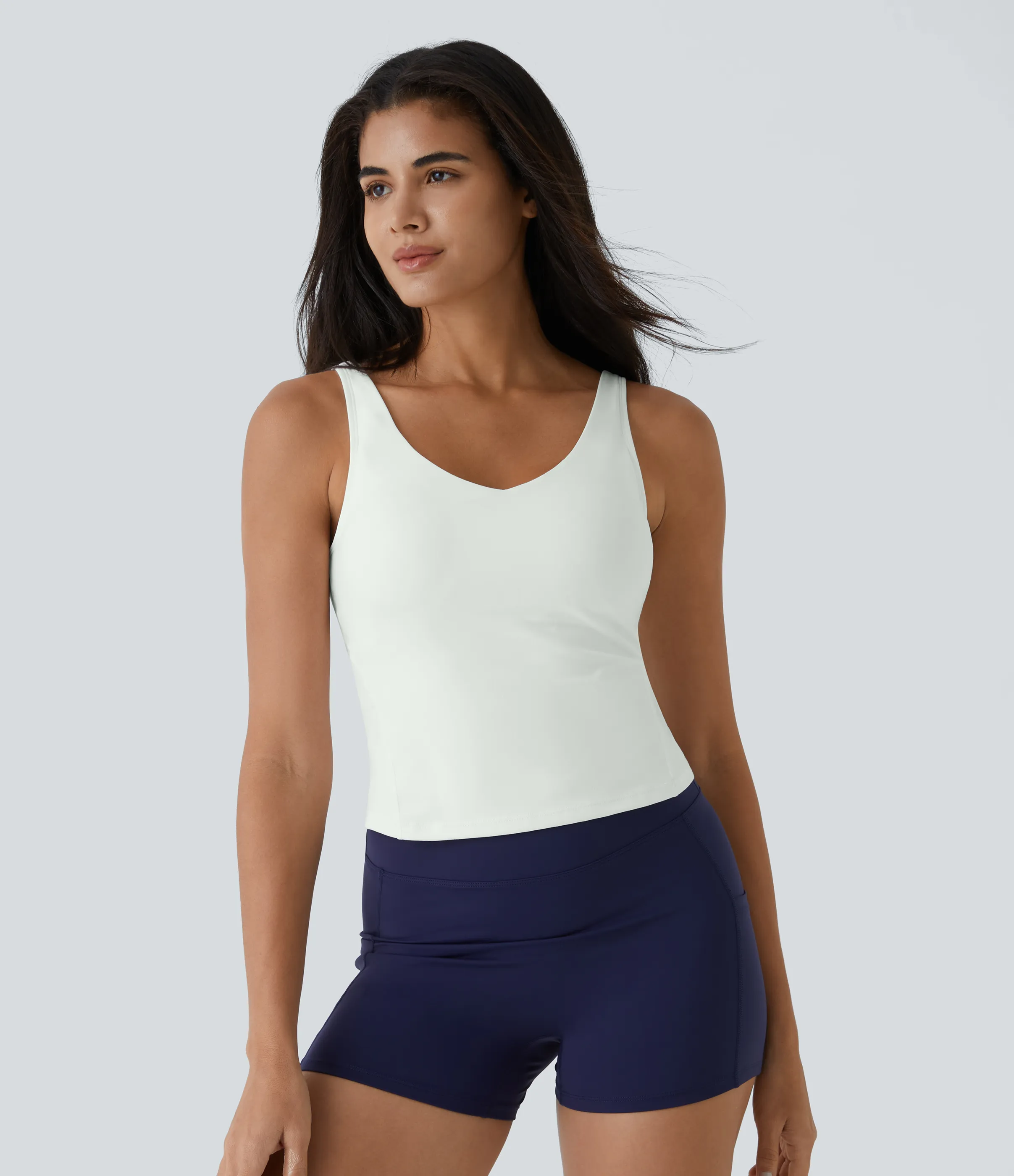 Halara Top largo Softlyzero™ Plush de tirantes con acolchado y cuello en V - White - XS sold by Halara product image thumbnail 2