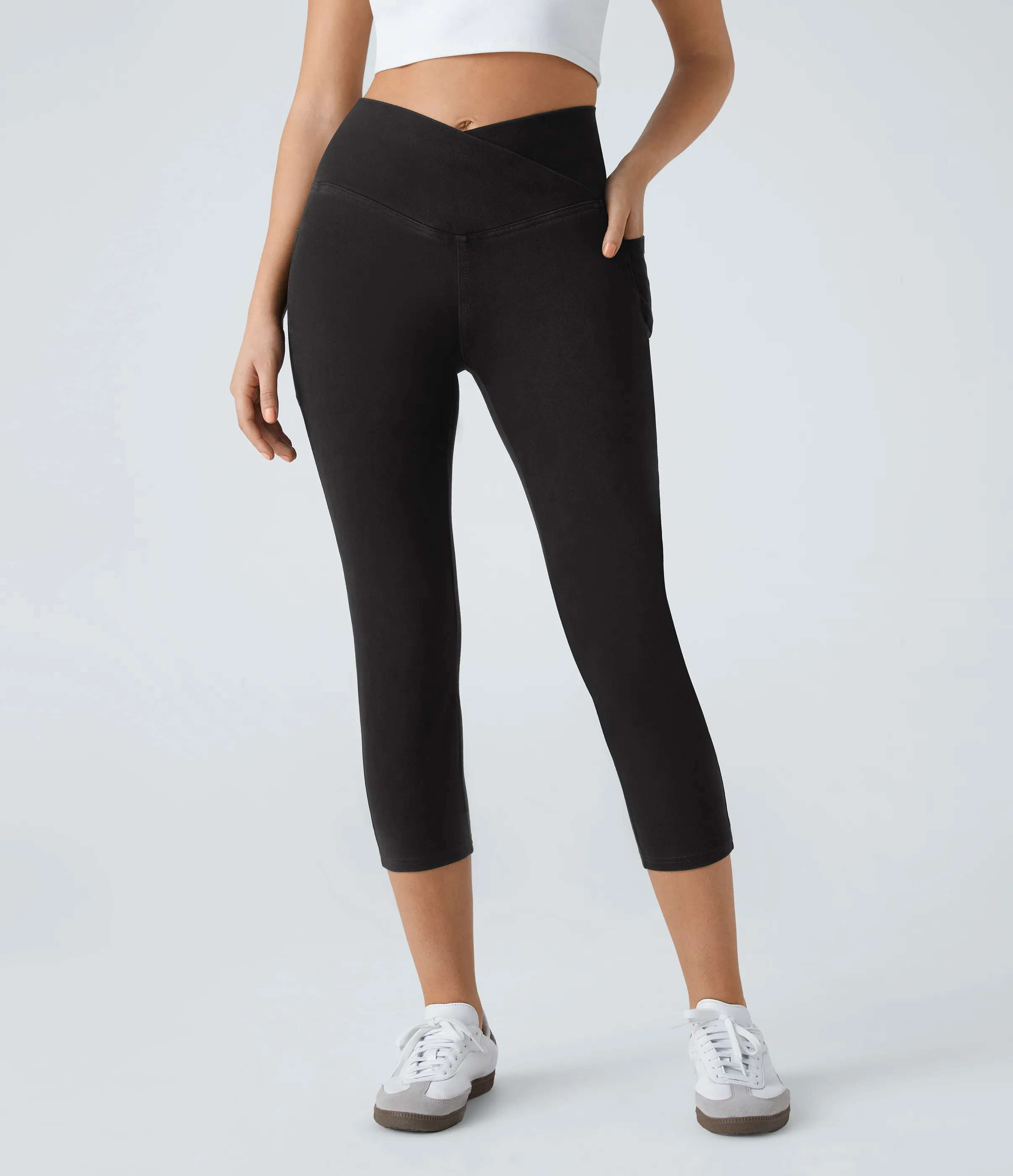 Halara Leggings Halara Flex™ Denim capri mezclilla elástico lavado bolsillo lateral cruzado - Black Denim - S(regular) sold by Halara product image thumbnail 2