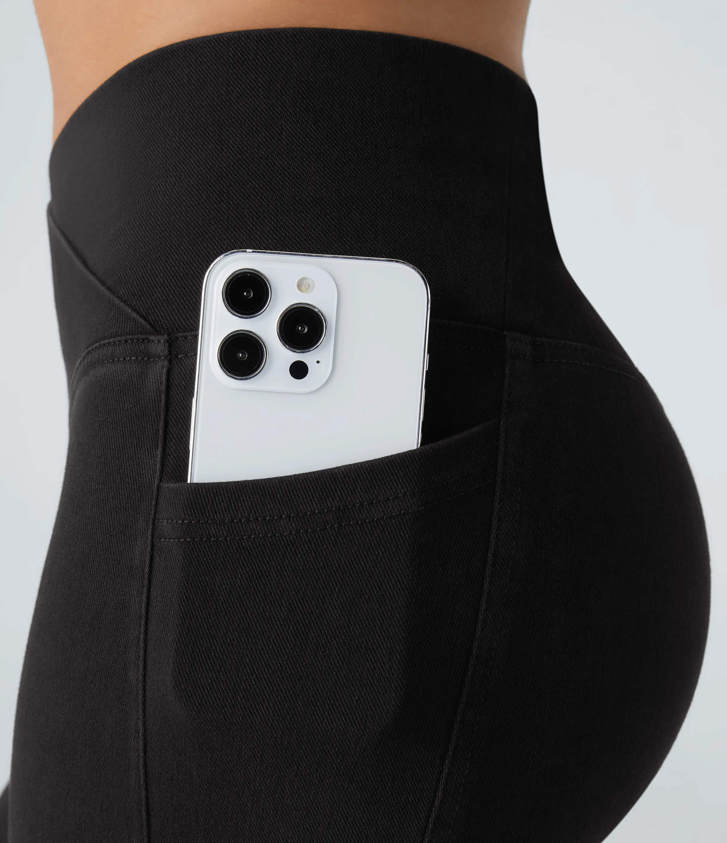 Halara Leggings Halara Flex™ Denim capri mezclilla elástico lavado bolsillo lateral cruzado - Black Denim - S(regular) sold by Halara product image thumbnail 5