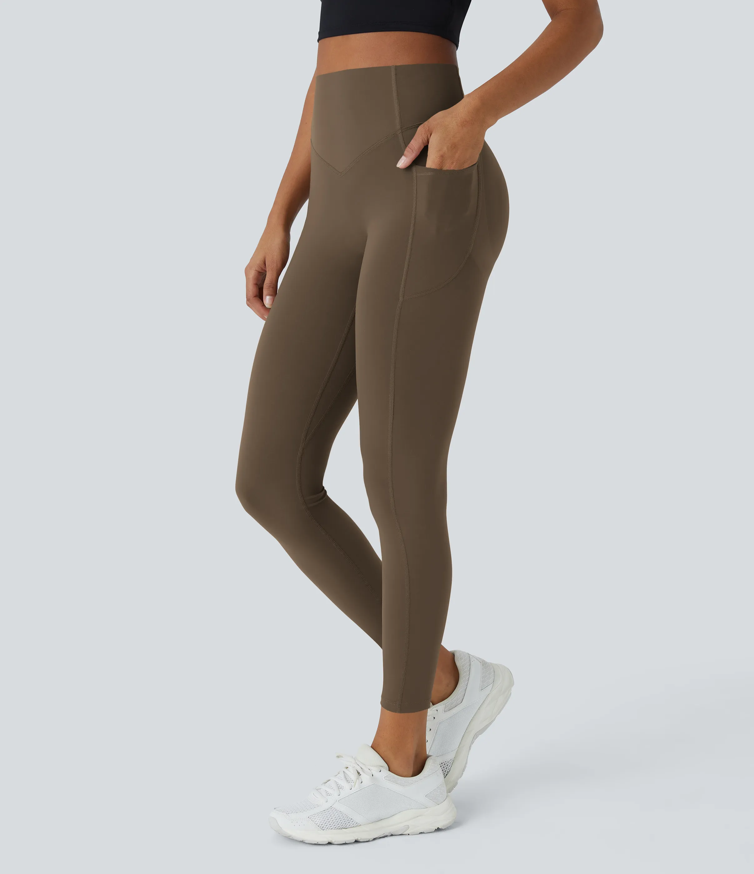 Halara Leggings SoCinched UltraSculpt entrenamiento moldeador bolsillo lateral control abdomen tiro alto - Thick Earthy Brown - S(7/8) sold by Halara product image thumbnail 4