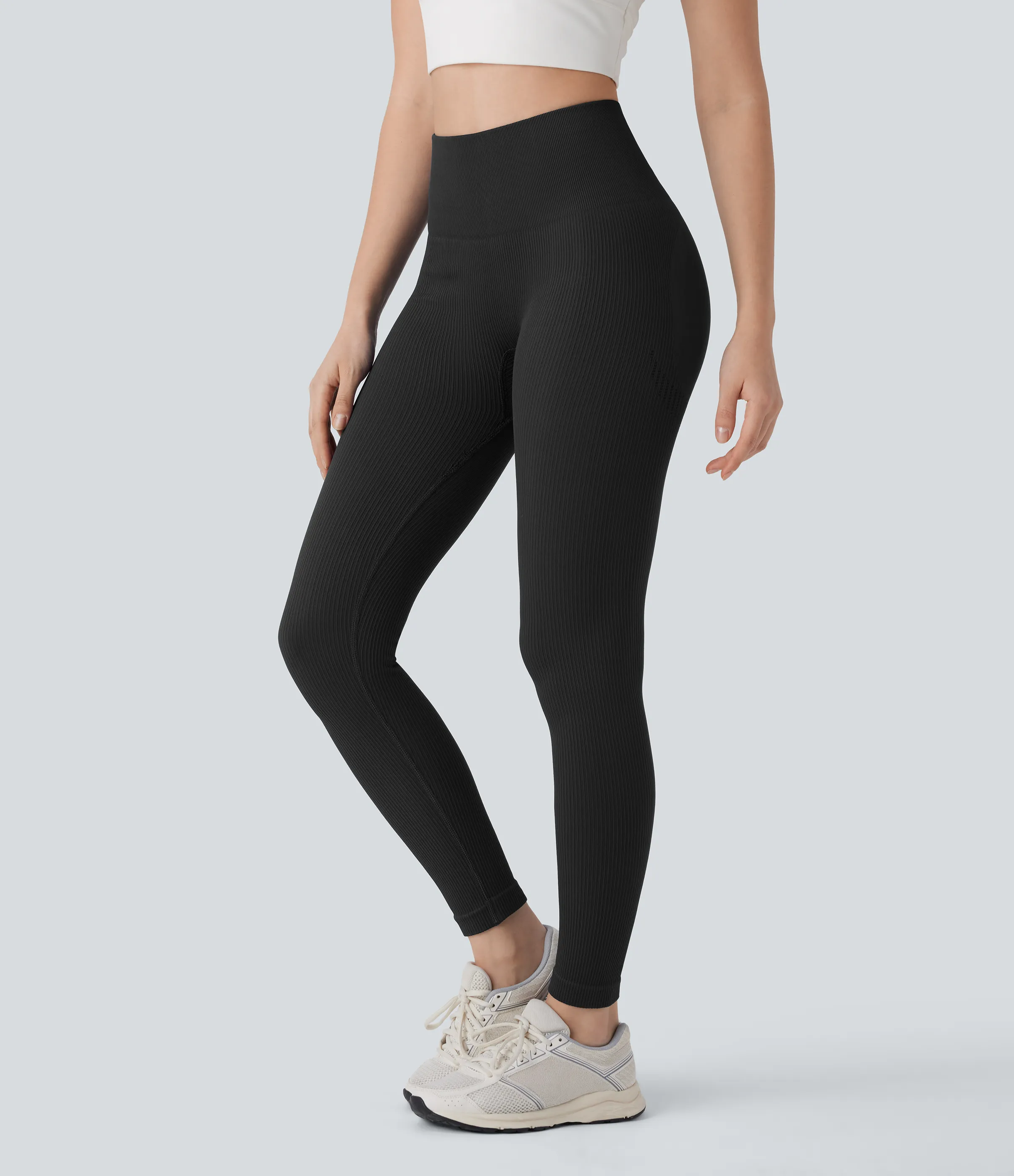 Halara Leggings yoga tiro alto control abdomen realce glúteo 7/8 sin costura - Black - S(7/8) sold by Halara product image thumbnail 4