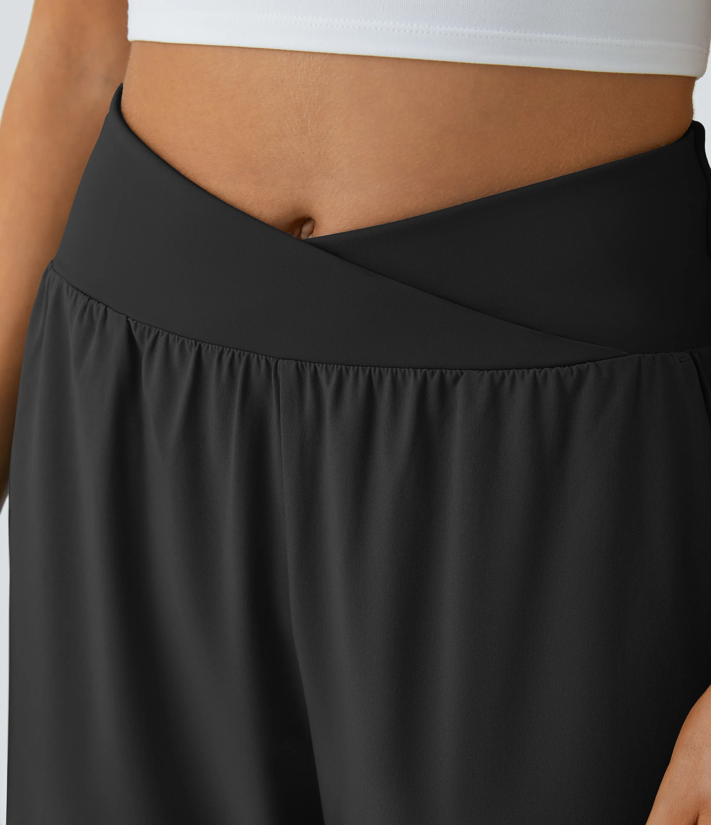 Halara Pantalón Breezeful™ Resort secado rápido abertura bolsillo lateral plisado cruzado tiro alto - Black - M(regular) sold by Halara product image thumbnail 5