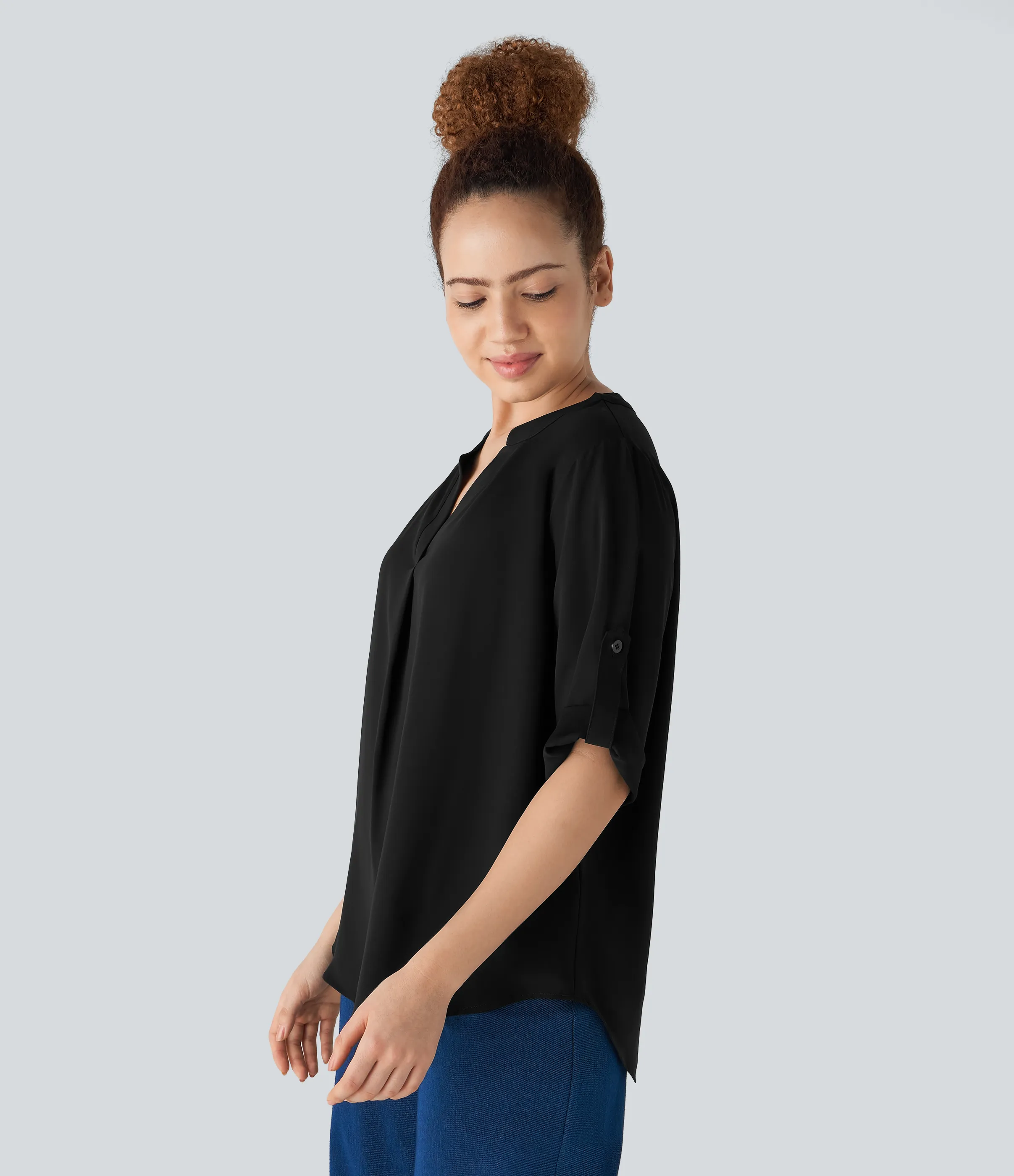 Halara Camisa oficina dobladillo curvado manga tres cuartos botón cuello V - Black - XS sold by Halara product image thumbnail 4