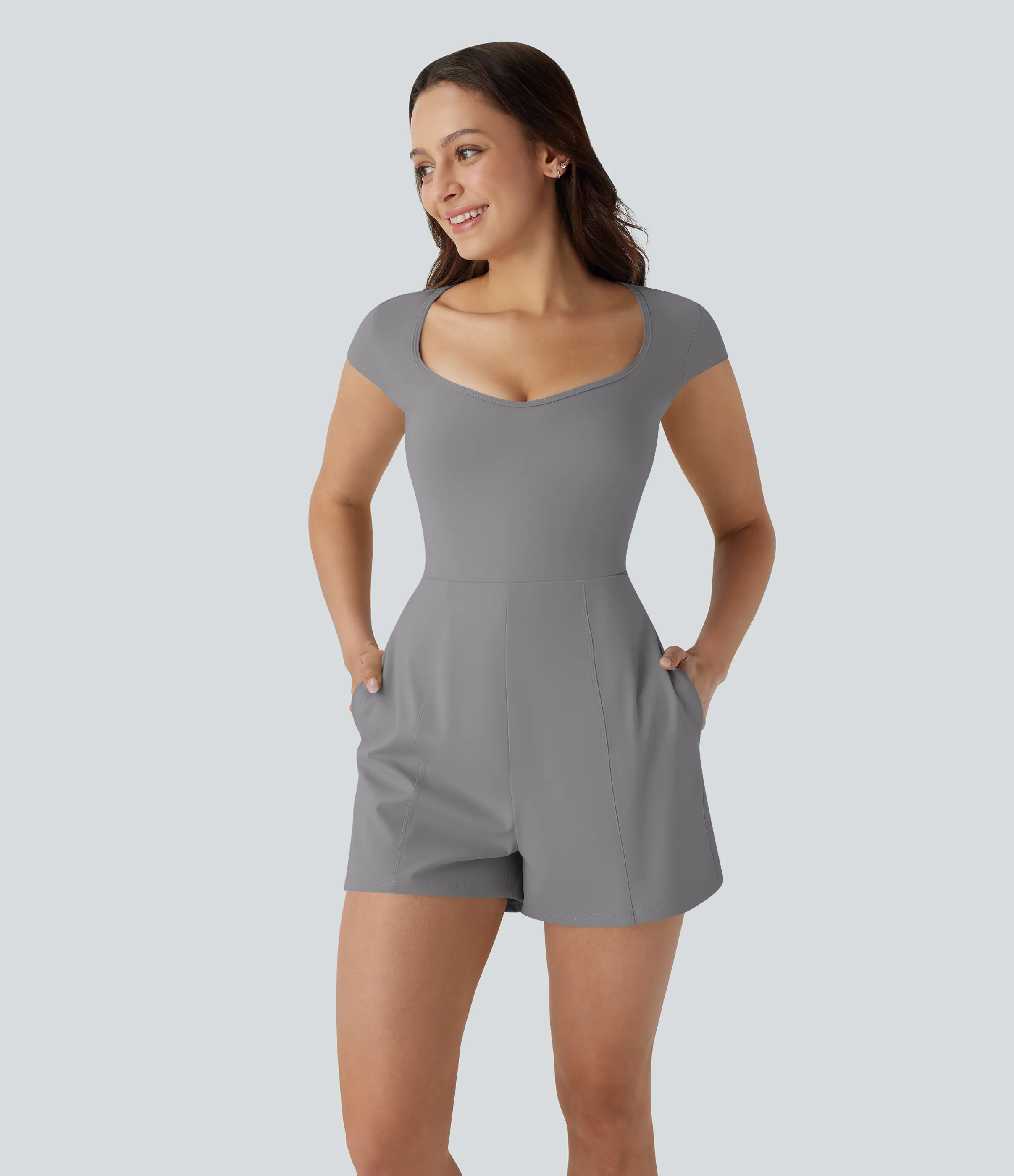 Halara Mono Softlyzero™ Airy yoga cuello U manga corta bolsillo lateral tacto fresco - Easy Peezy - Gull - S sold by Halara