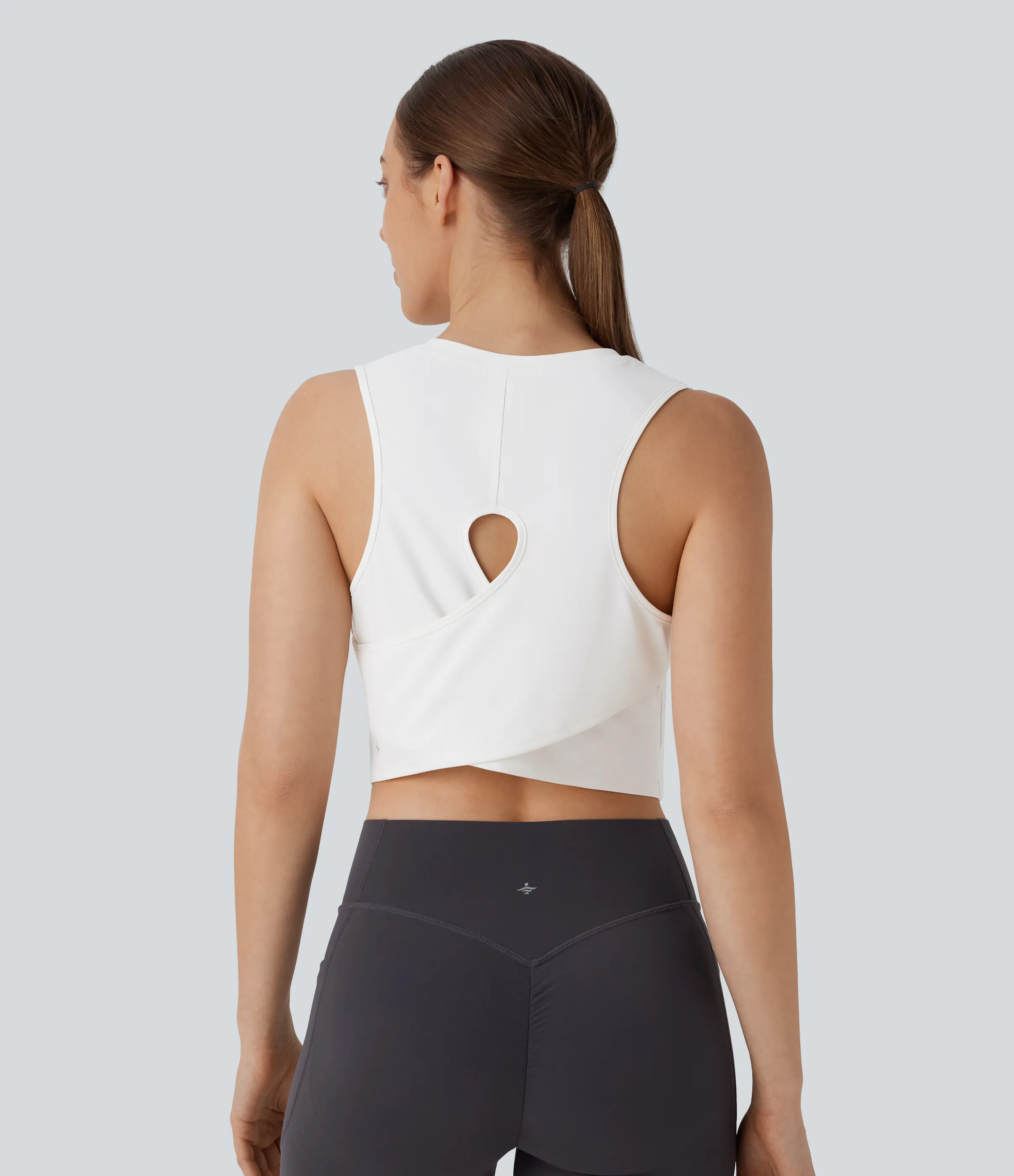Halara Top yoga corto liso dobladillo cruzado abertura - White - XL sold by Halara product image thumbnail 3