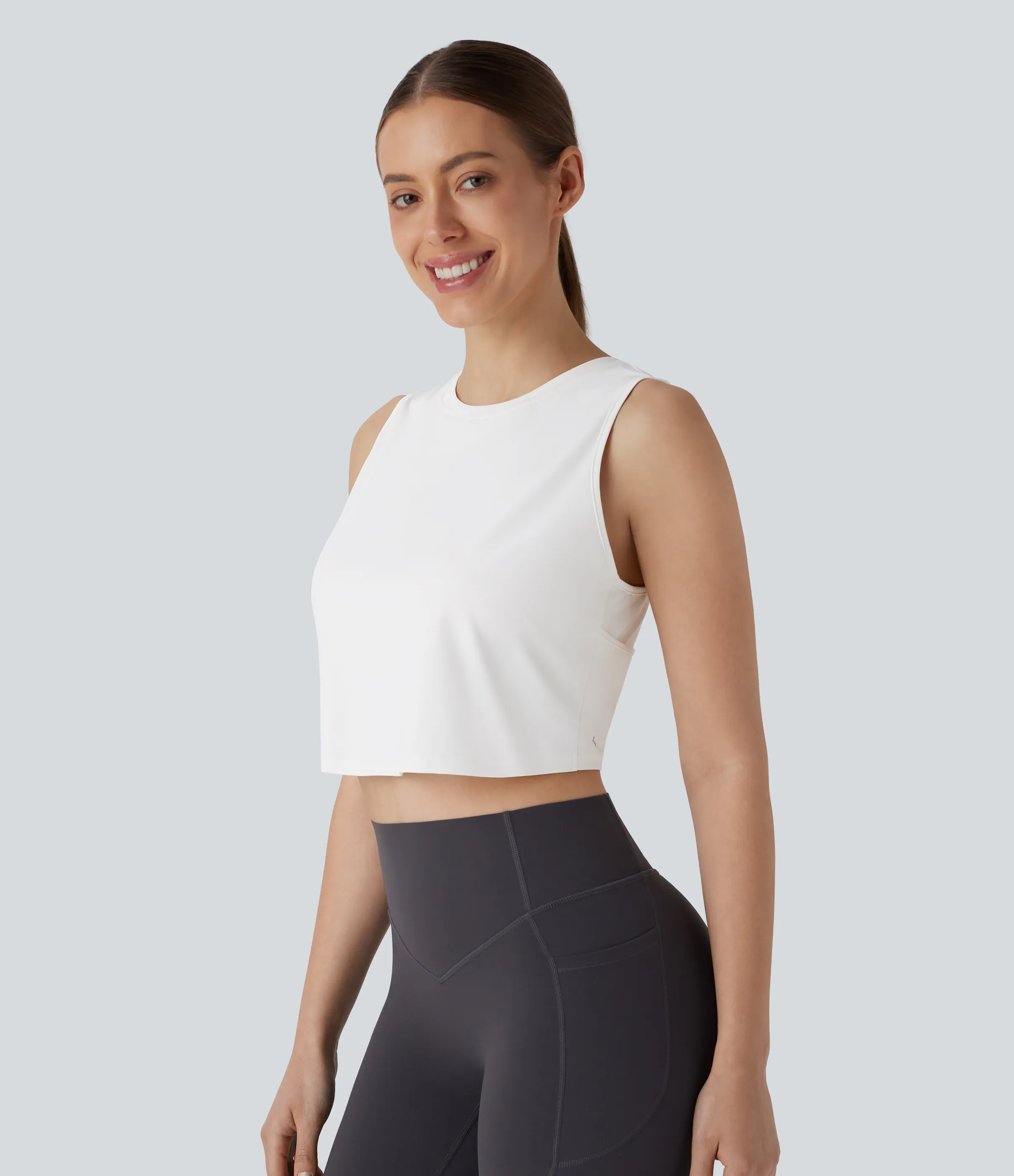 Halara Top yoga corto liso dobladillo cruzado abertura - White - XL sold by Halara product image thumbnail 5