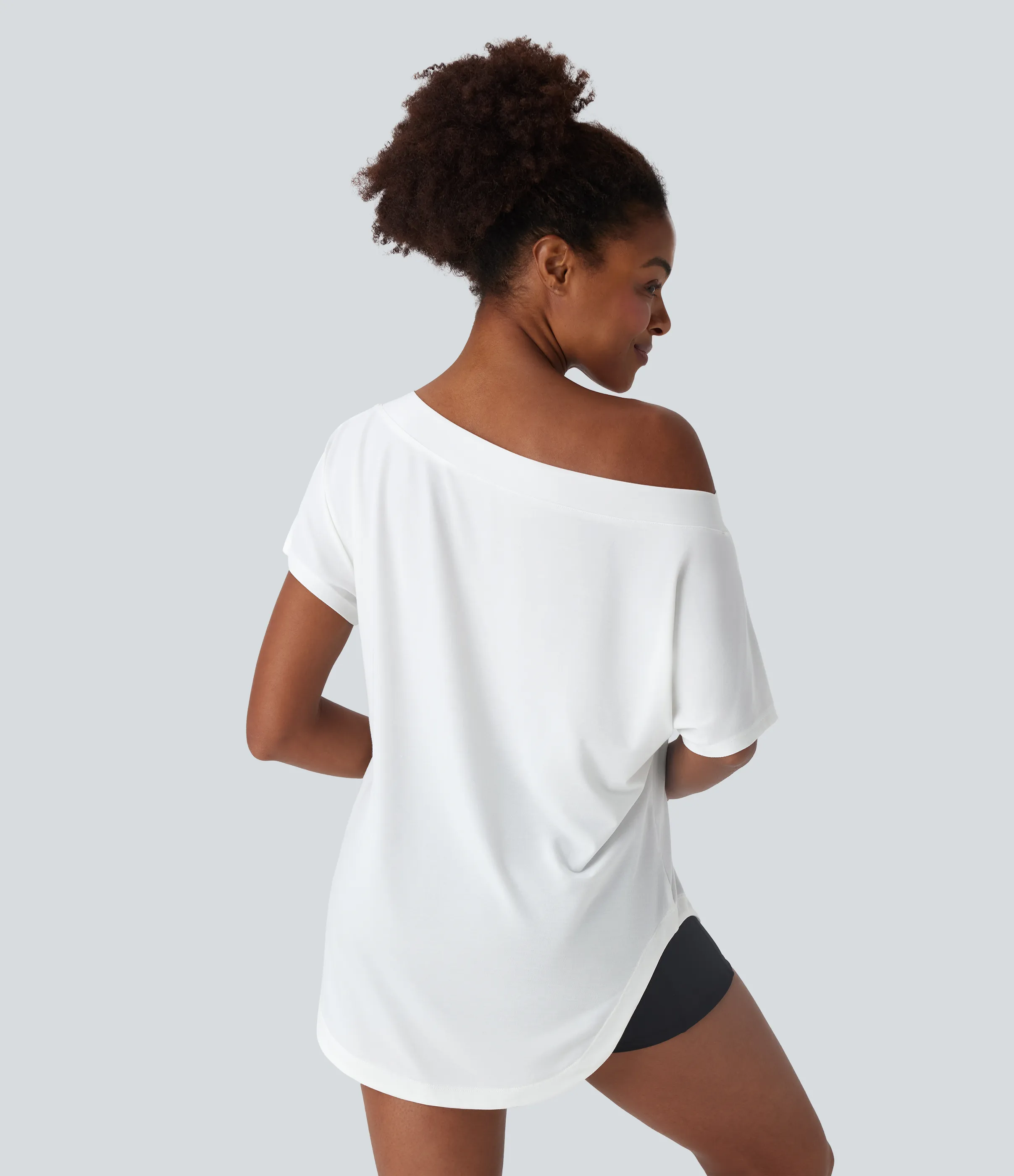 Halara Top deportivo de yoga de manga corta con secado rápido y hombro descubierto con dobladillo curvo - White - S sold by Halara product image thumbnail 3