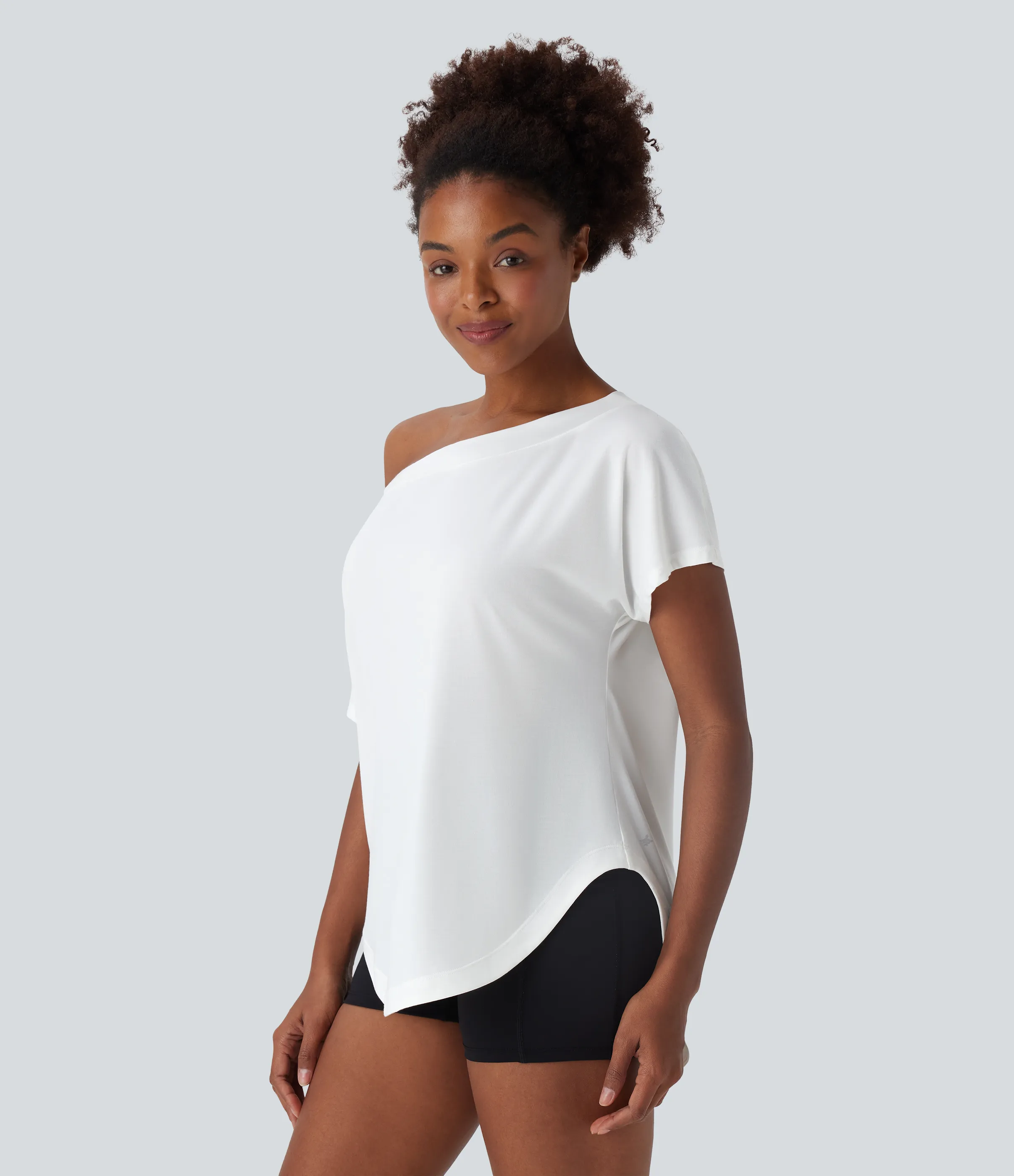 Halara Top deportivo de yoga de manga corta con secado rápido y hombro descubierto con dobladillo curvo - White - S sold by Halara product image thumbnail 4