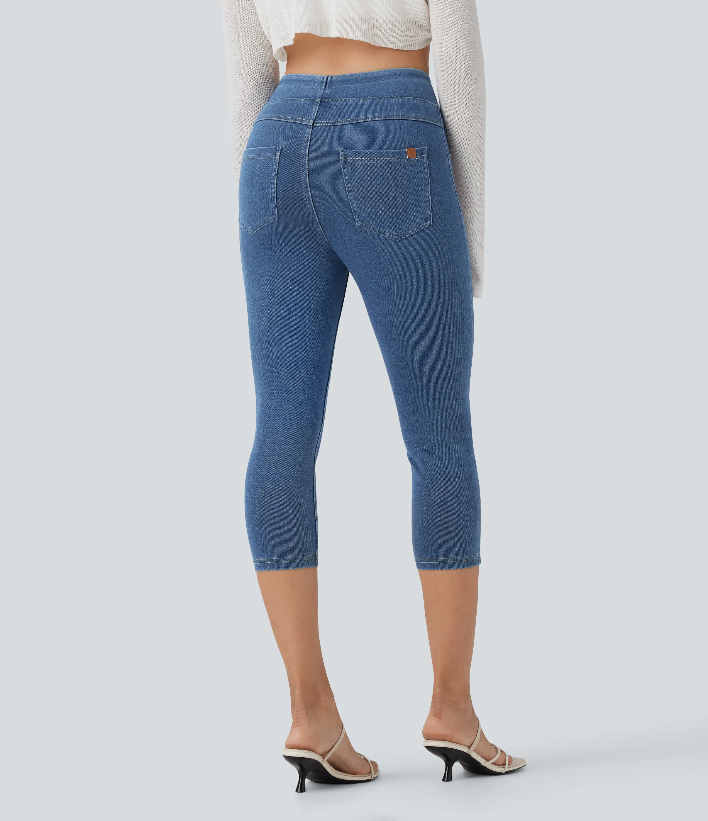 Halara Leggings Halara Flex™ Denim elásticos en longitud capri de tiro alto con bolsillos traseros - Denim Dark Blue - XS sold by Halara product image thumbnail 3