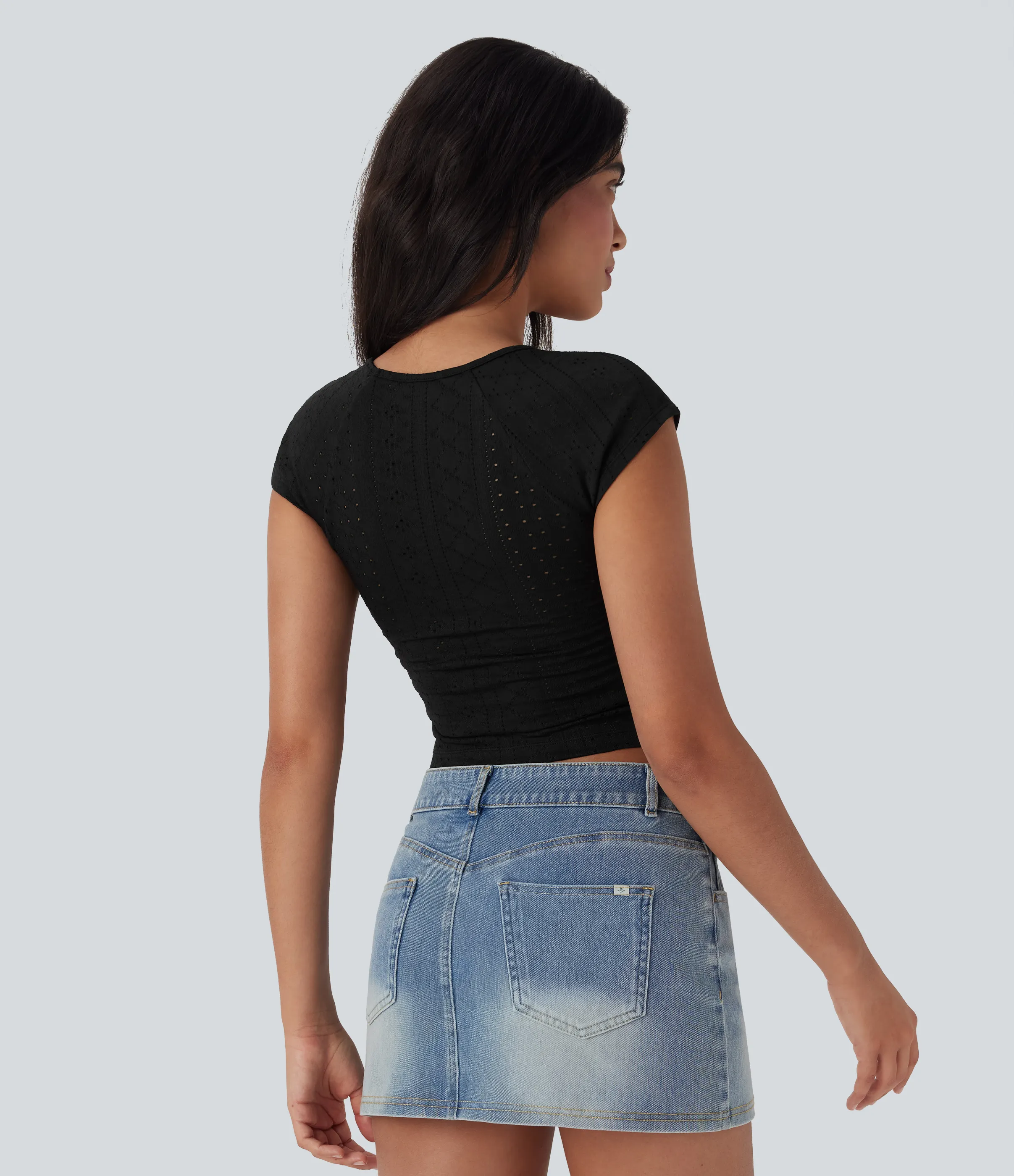 Halara Top casual ajustado con cuello cuadrado, cordón ajustable y bordado con ojales - Black - S sold by Halara product image thumbnail 3