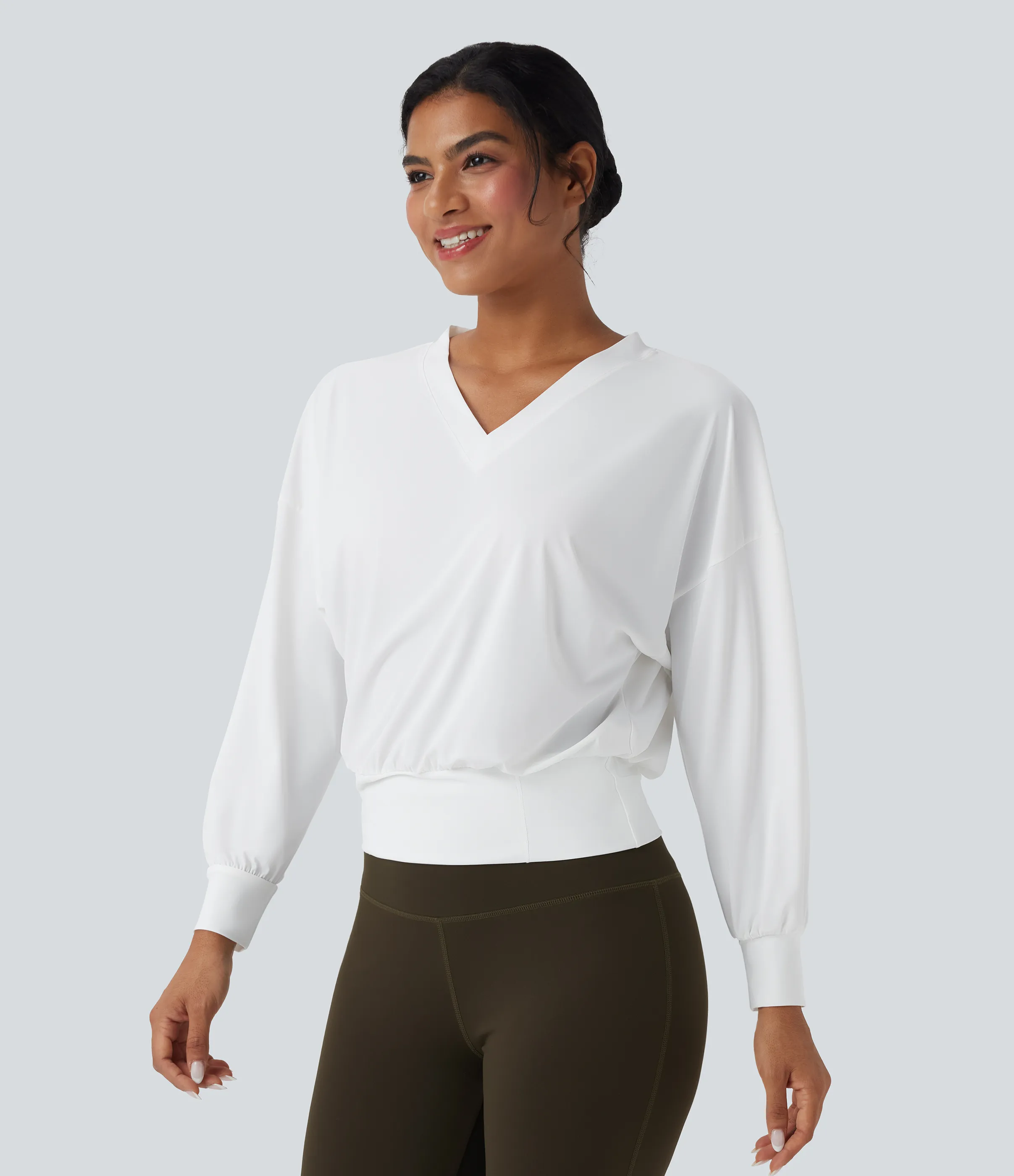 Halara Top deportivo de yoga oversize de secado rápido con cuello en V y tacto fresco - White - XS sold by Halara product image thumbnail 4
