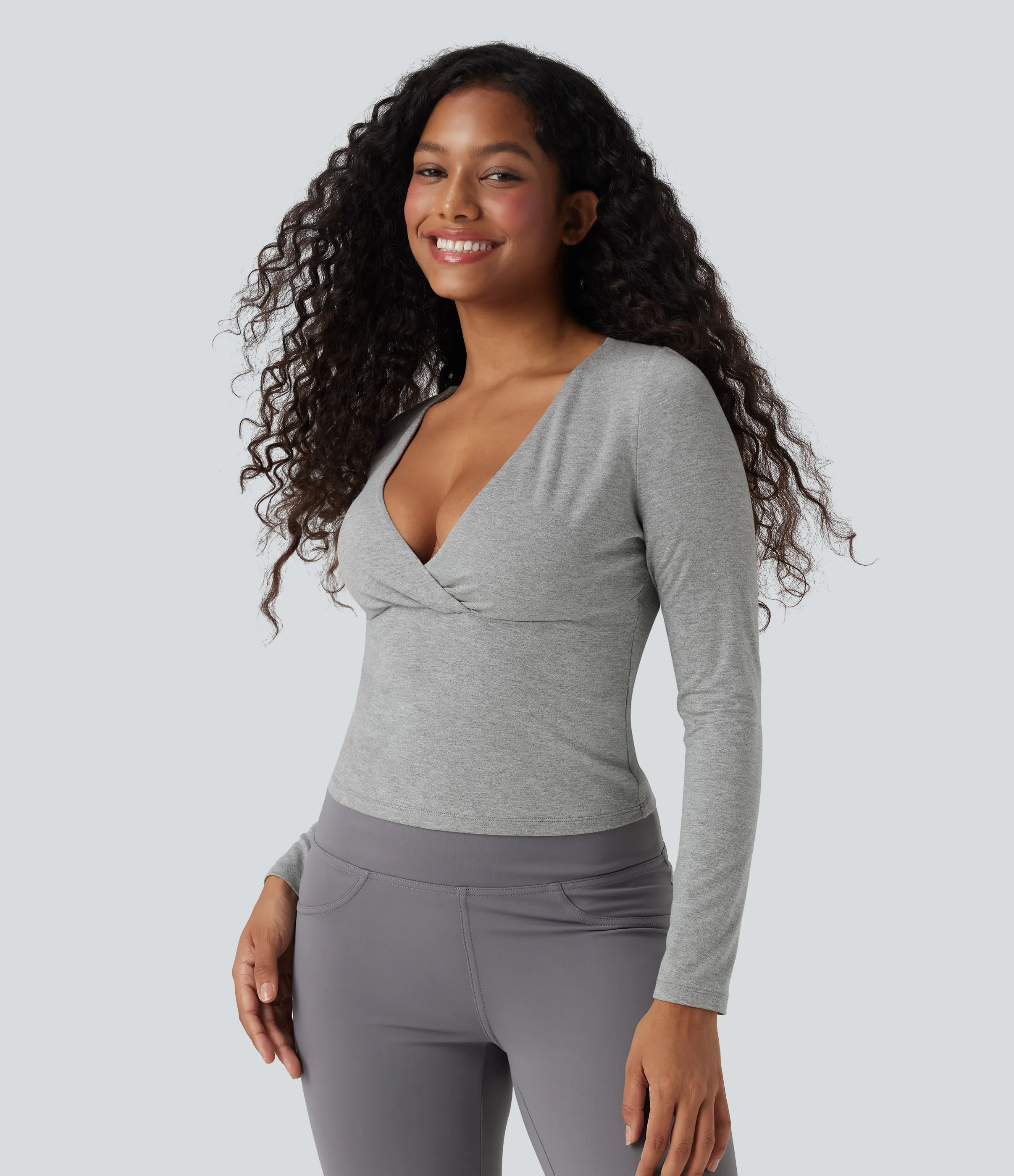 Halara Top casual de manga larga con escote en V profundo - Fog Gray - XS sold by Halara product image thumbnail 4