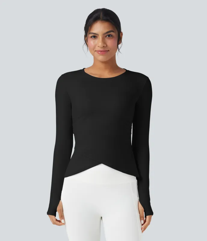Halara Top deportivo de yoga SoftlyZero™ manga larga afelpada con cuello redondo y aberturas para los pulgares con dobladillo cruzado - Black - S sold by Halara