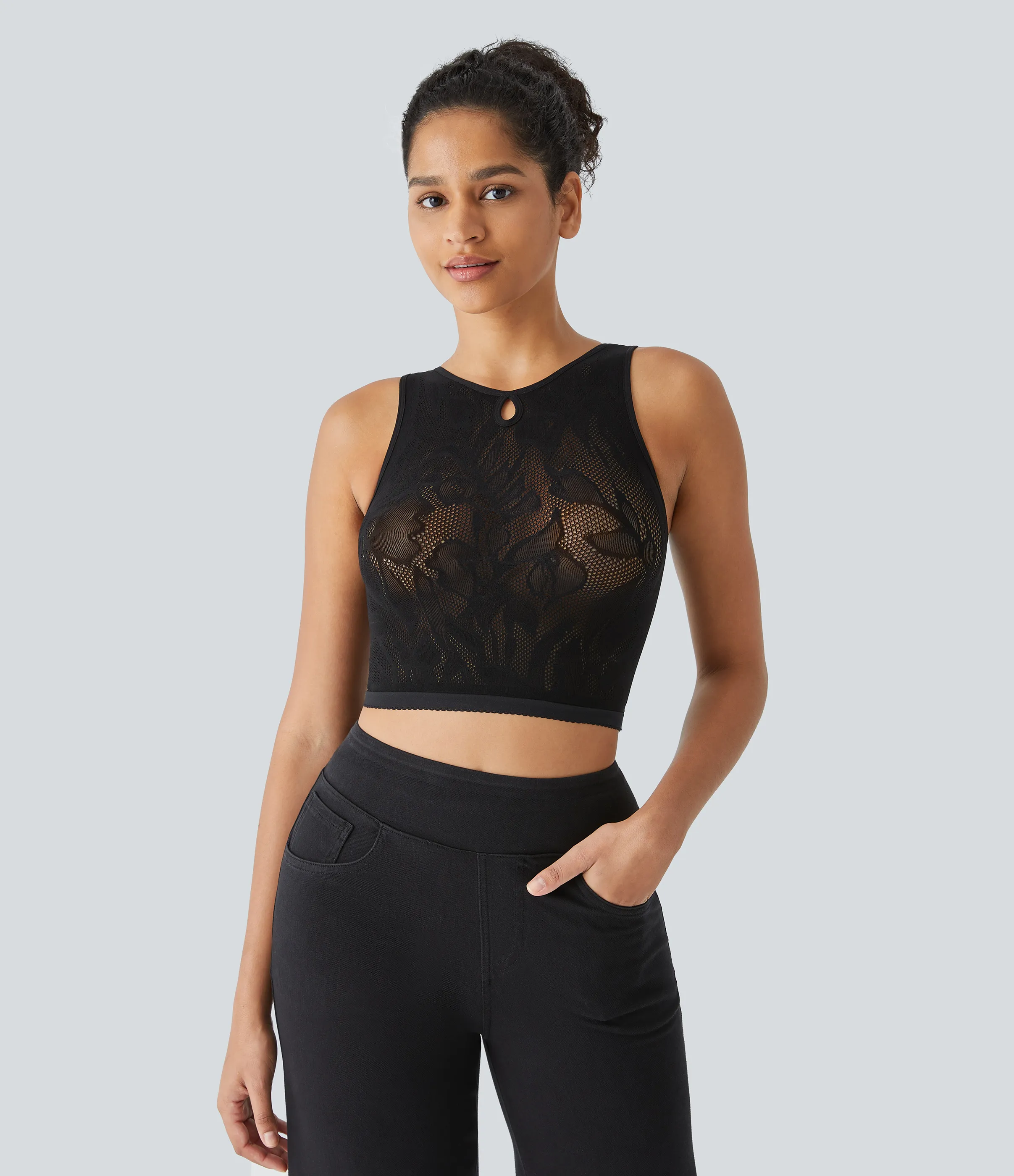 Halara Camiseta sin mangas recortada corte fluido sin costura - Black - One Size sold by Halara product image thumbnail 2