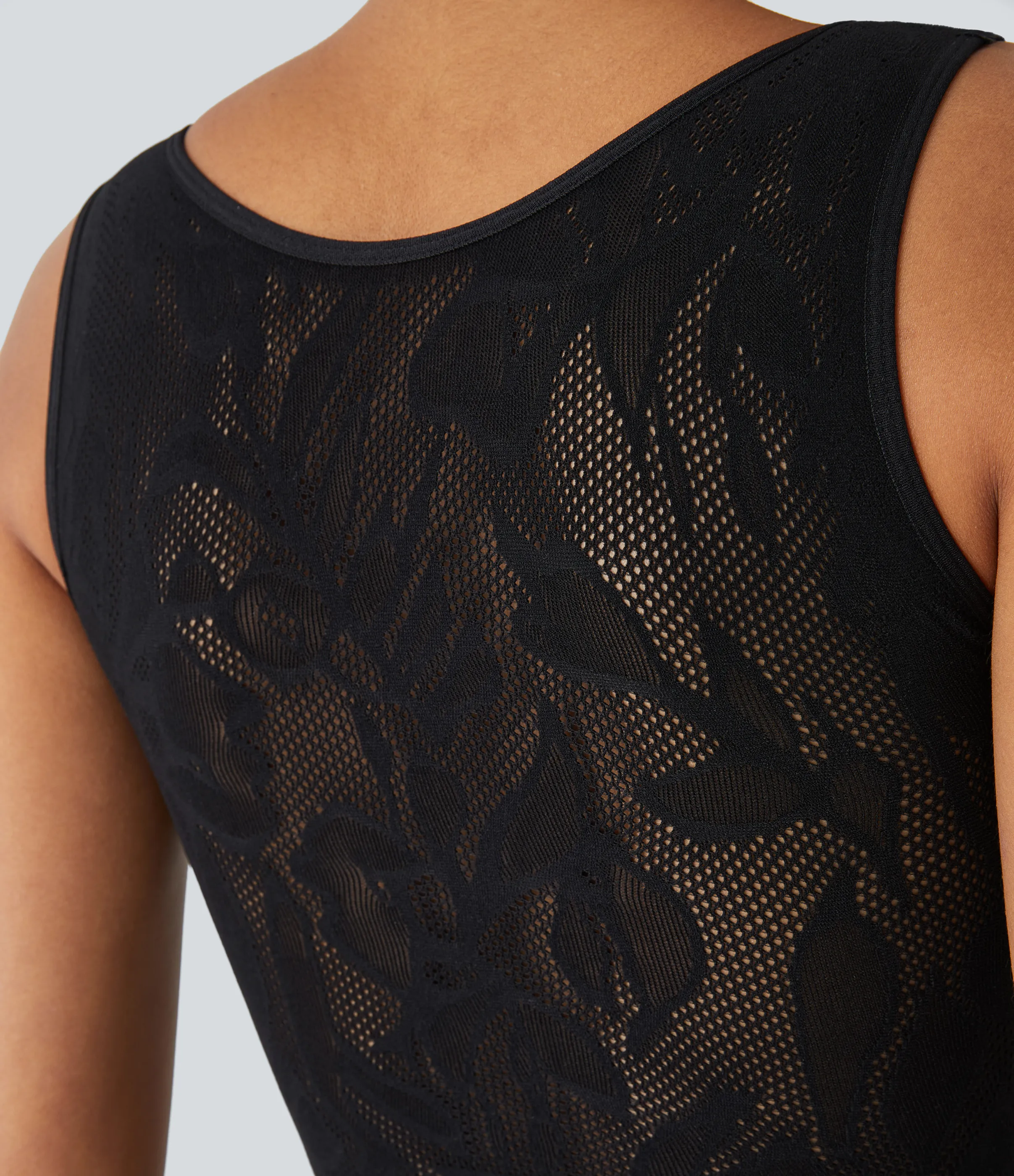 Halara Camiseta sin mangas recortada corte fluido sin costura - Black - One Size sold by Halara product image thumbnail 5