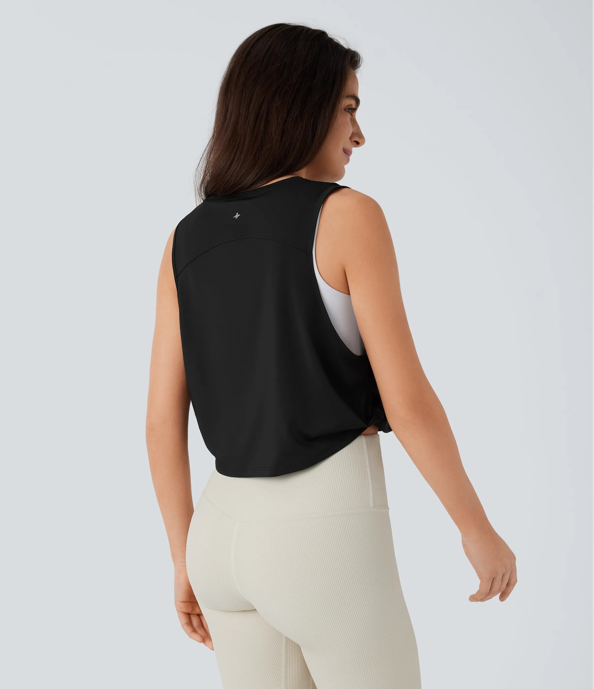 Halara Camiseta sin mangas corta pickleball cuello redondo dobladillo retorcido curvado - Black - XL sold by Halara product image thumbnail 3