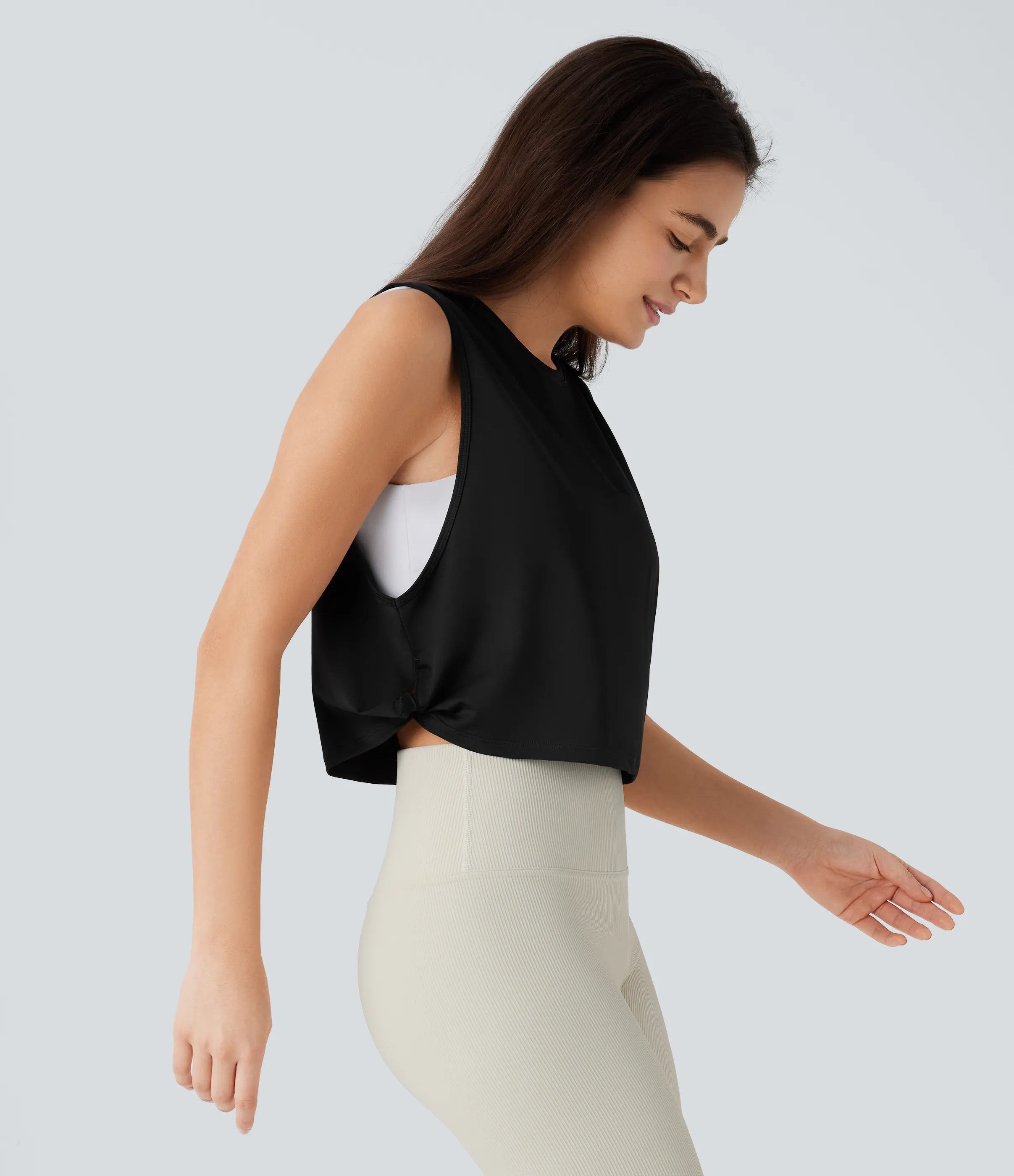 Halara Camiseta sin mangas corta pickleball cuello redondo dobladillo retorcido curvado - Black - XL sold by Halara product image thumbnail 4