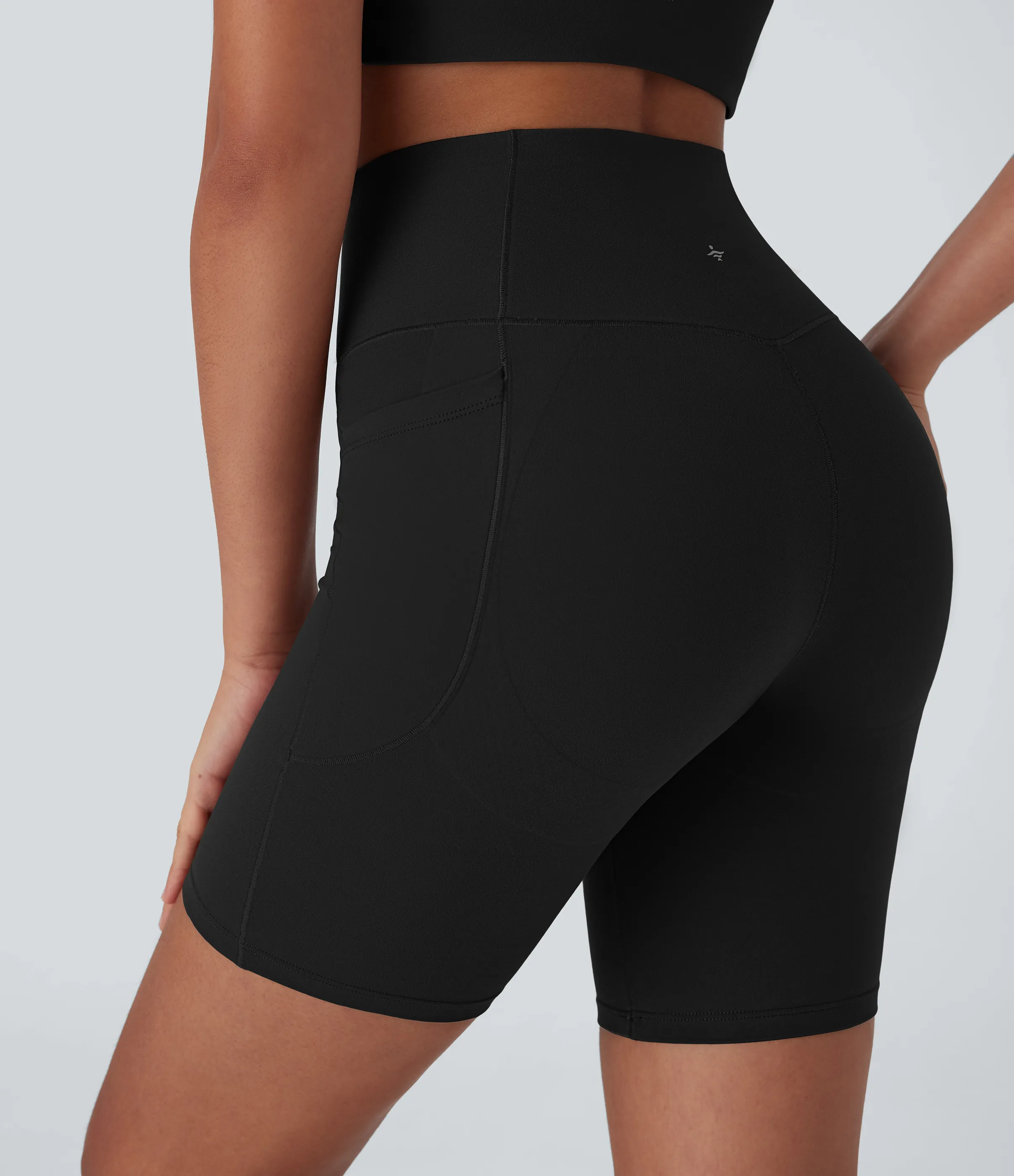 Halara Shorts de yoga moldeadores Halara UltraSculpt™ de tiro alto cruzado con efecto moldeador de abdomen y push-up de 18 cm y bolsillos - Black - XS sold by Halara product image thumbnail 5