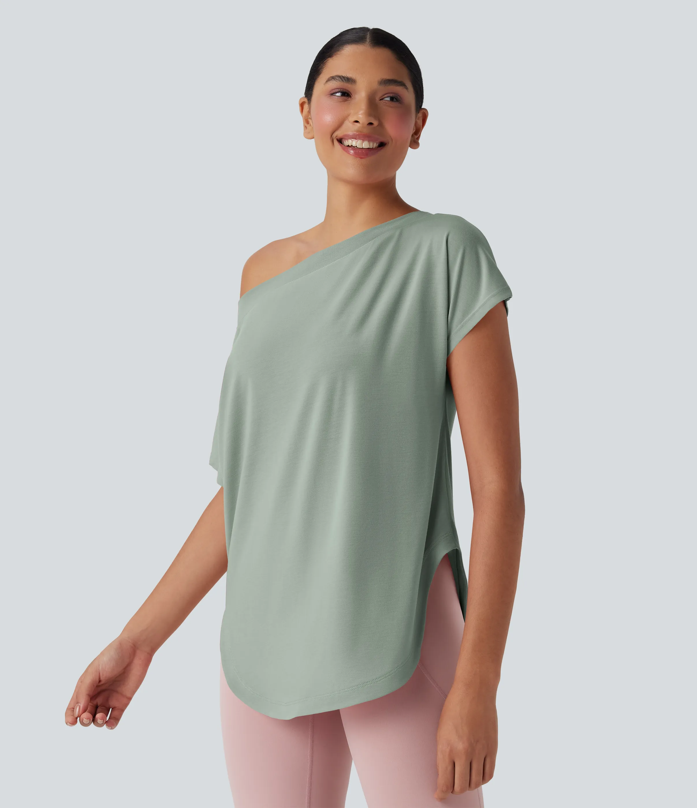 Halara Top deportivo de yoga de manga corta con secado rápido y hombro descubierto con dobladillo curvo - Iceberg Green - S sold by Halara product image thumbnail 4