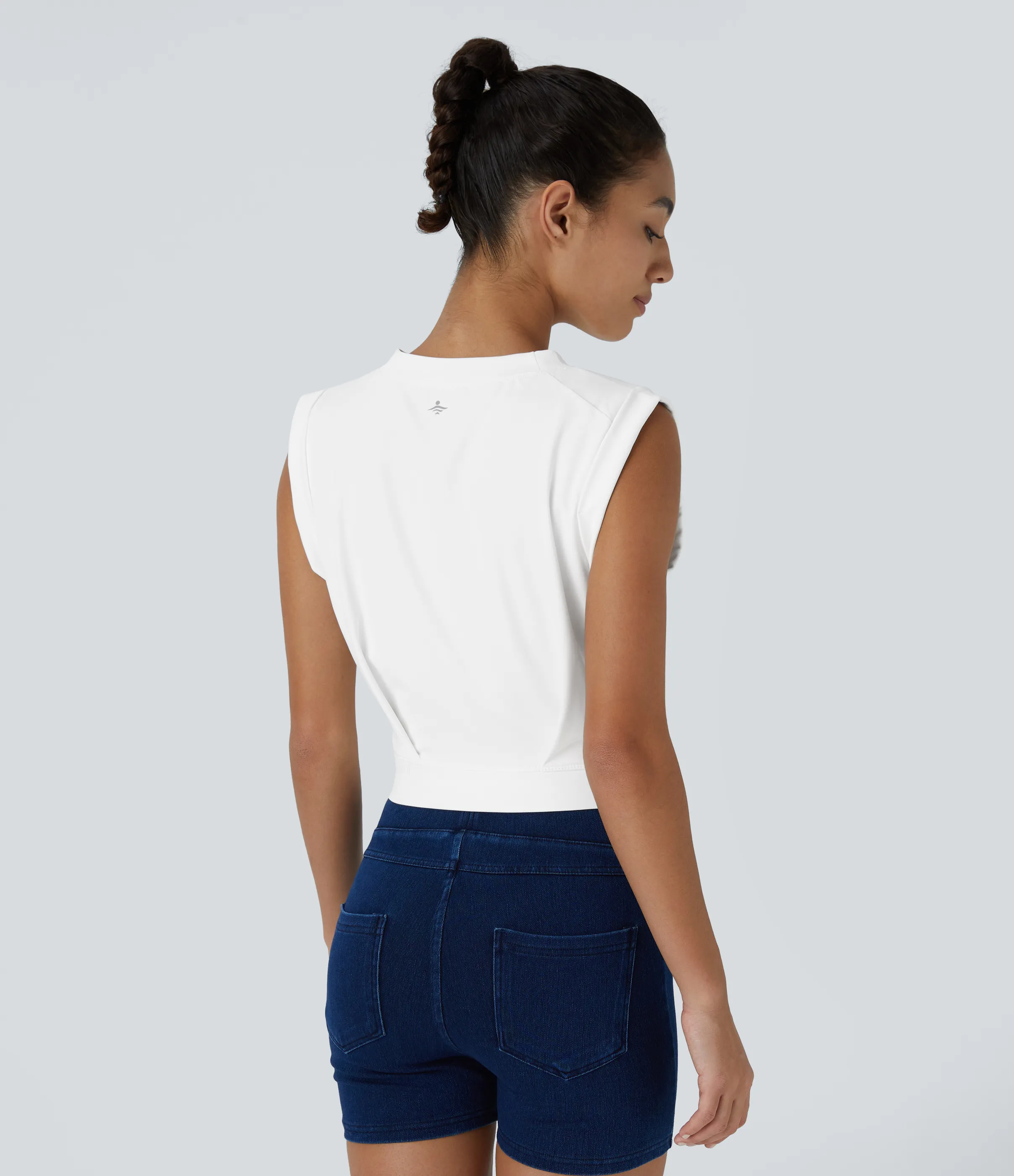 Halara Camiseta sin mangas tipo tank top con cuello redondo - White - XS sold by Halara product image thumbnail 4